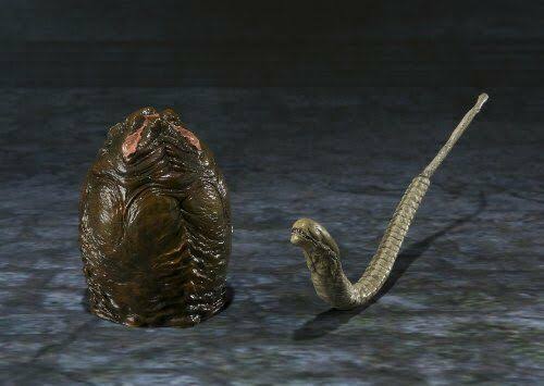 Alien Vs Predator S.H. MonsterArts Alien Warrior Action Figure