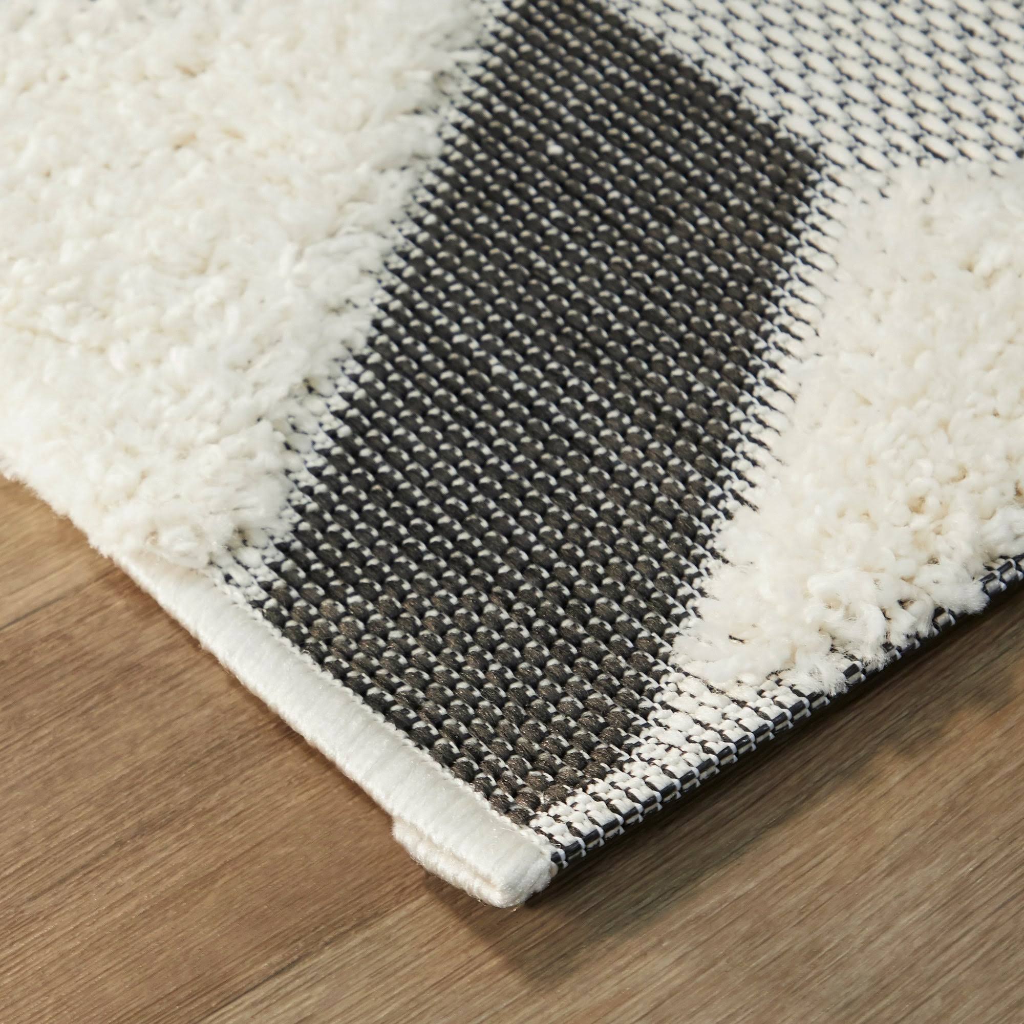 BALTA Soller White 5 ft. x 7 ft. Geometric Shag Area Rug