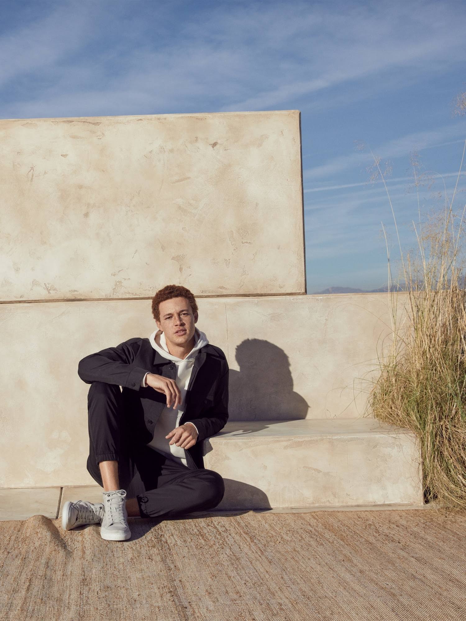 Banana Republic Men's Organic Traveler Jogger Black Size S