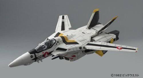 Bandai Variable Valkyrie 1/72 VF-1S Roy Focker Special Plastic Model Kit Macross
