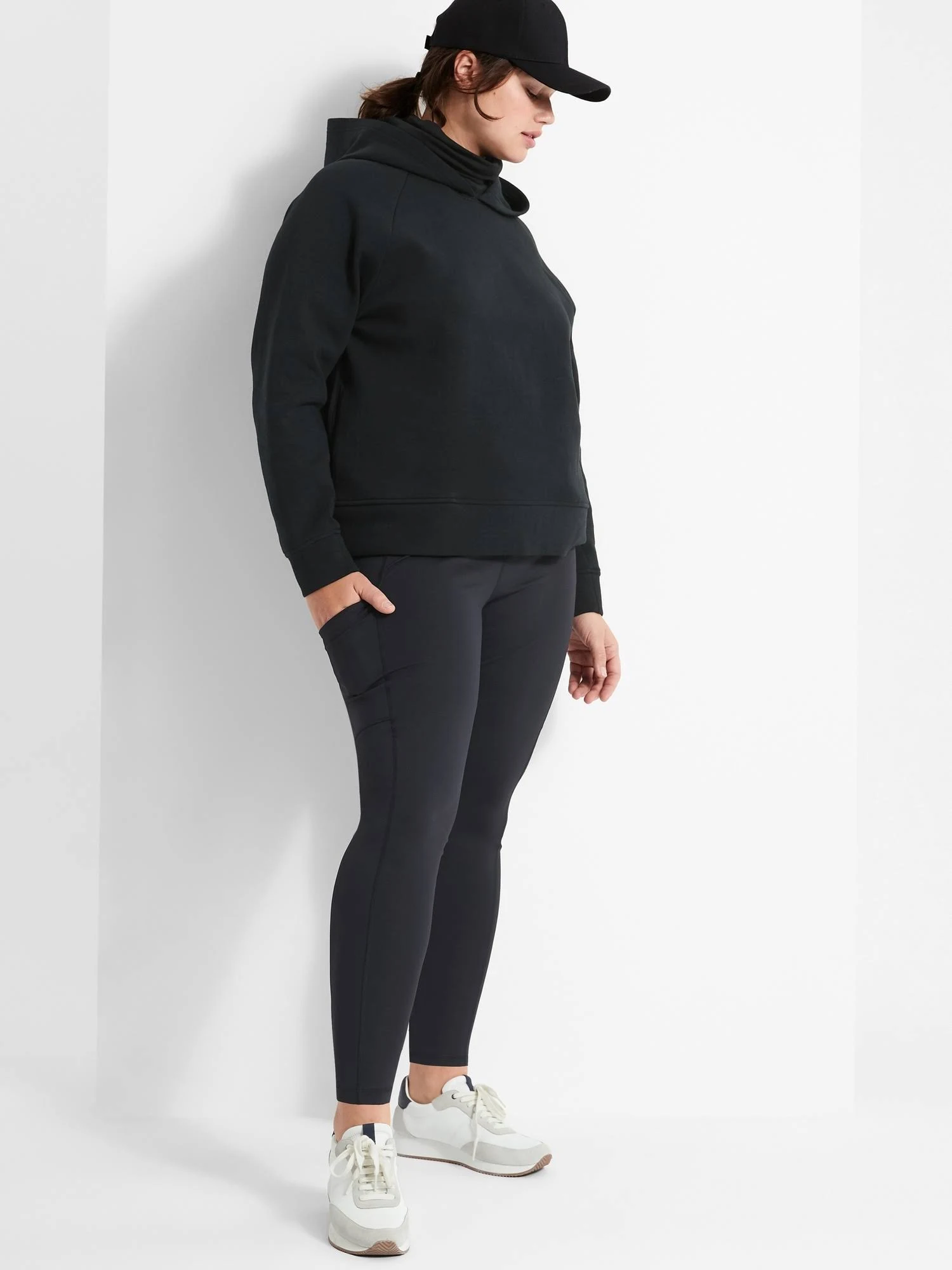 Banana Republic Women's on The Go 7/8 Legging Black Size S