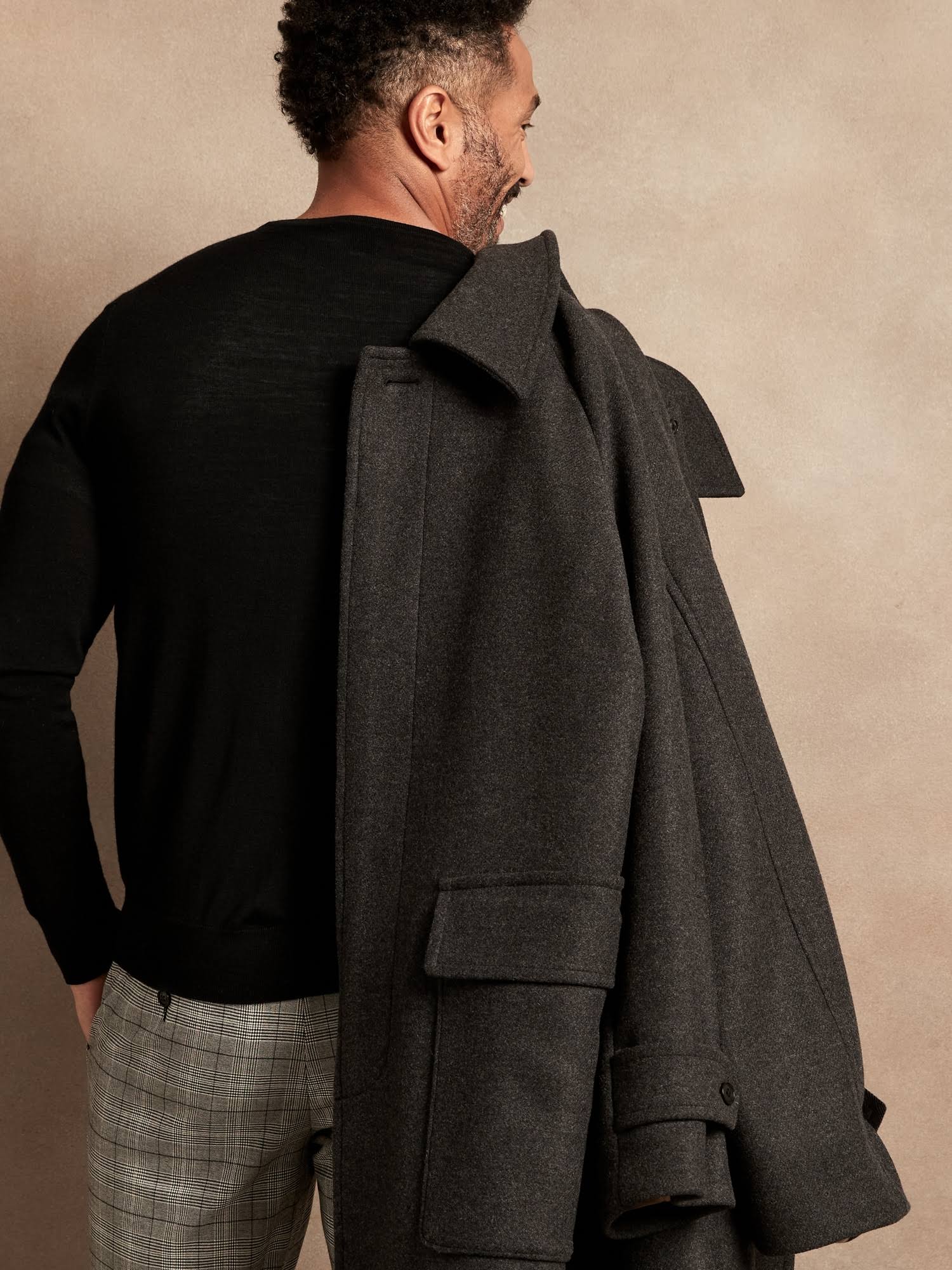 Banana Republic Men's Merino V-Neck Sweater in Responsible Wool Black Tall Size L