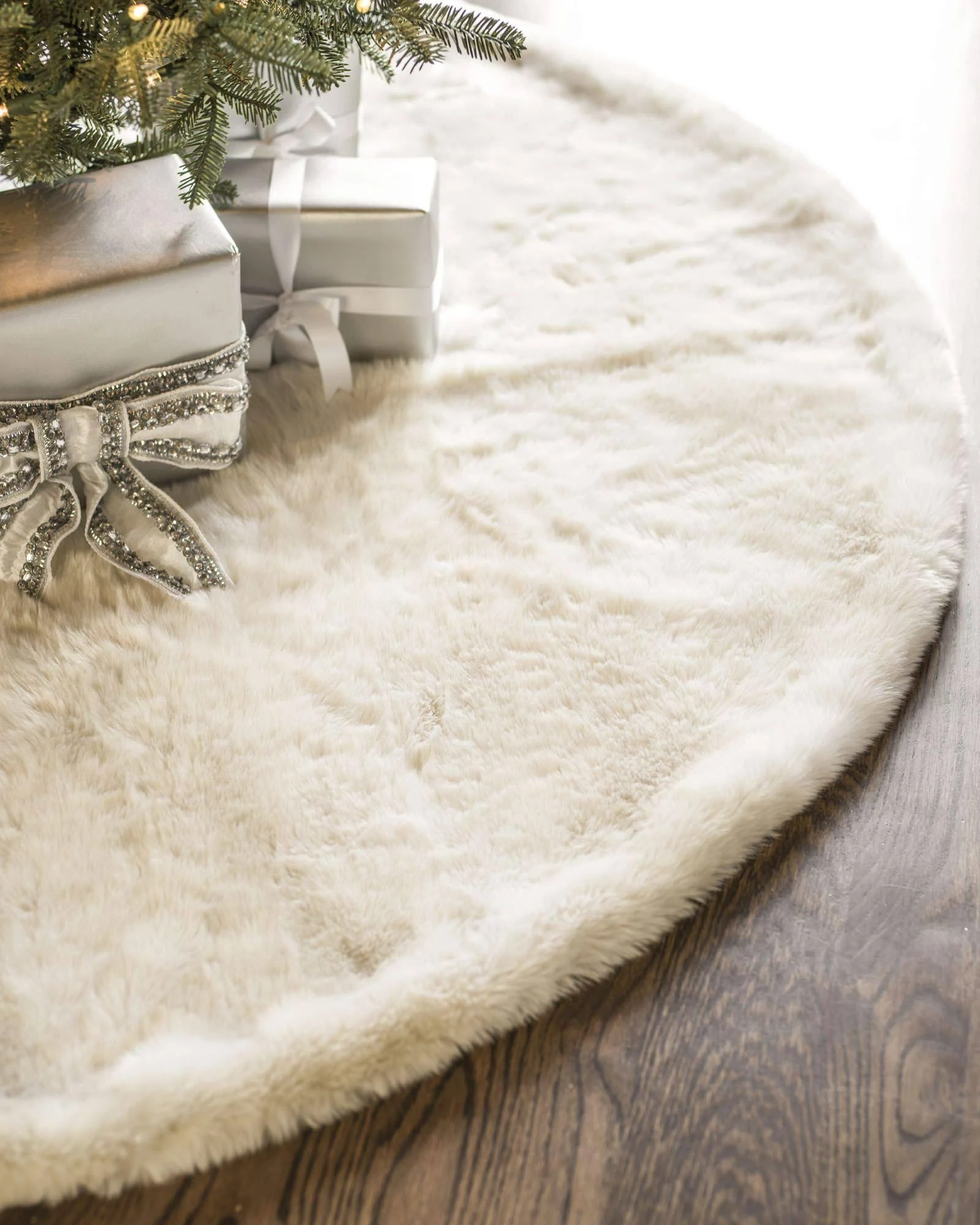 Balsam Hill Lodge Faux Fur Tree Skirt, 48 Inches, Ivory White