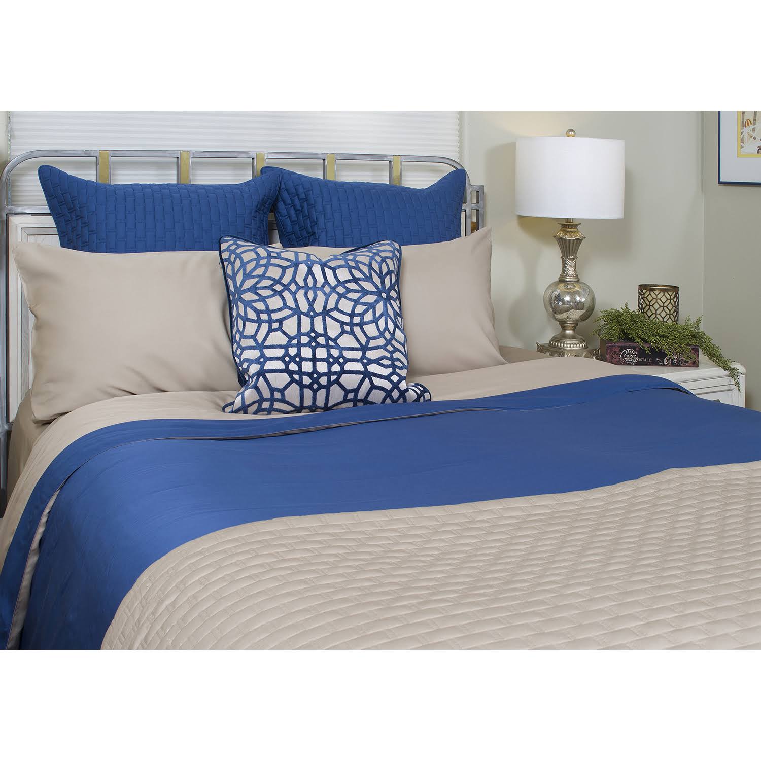 BedVoyage Rayon from Bamboo / Viscose Duvet Cover Indigo/Champagne / Full