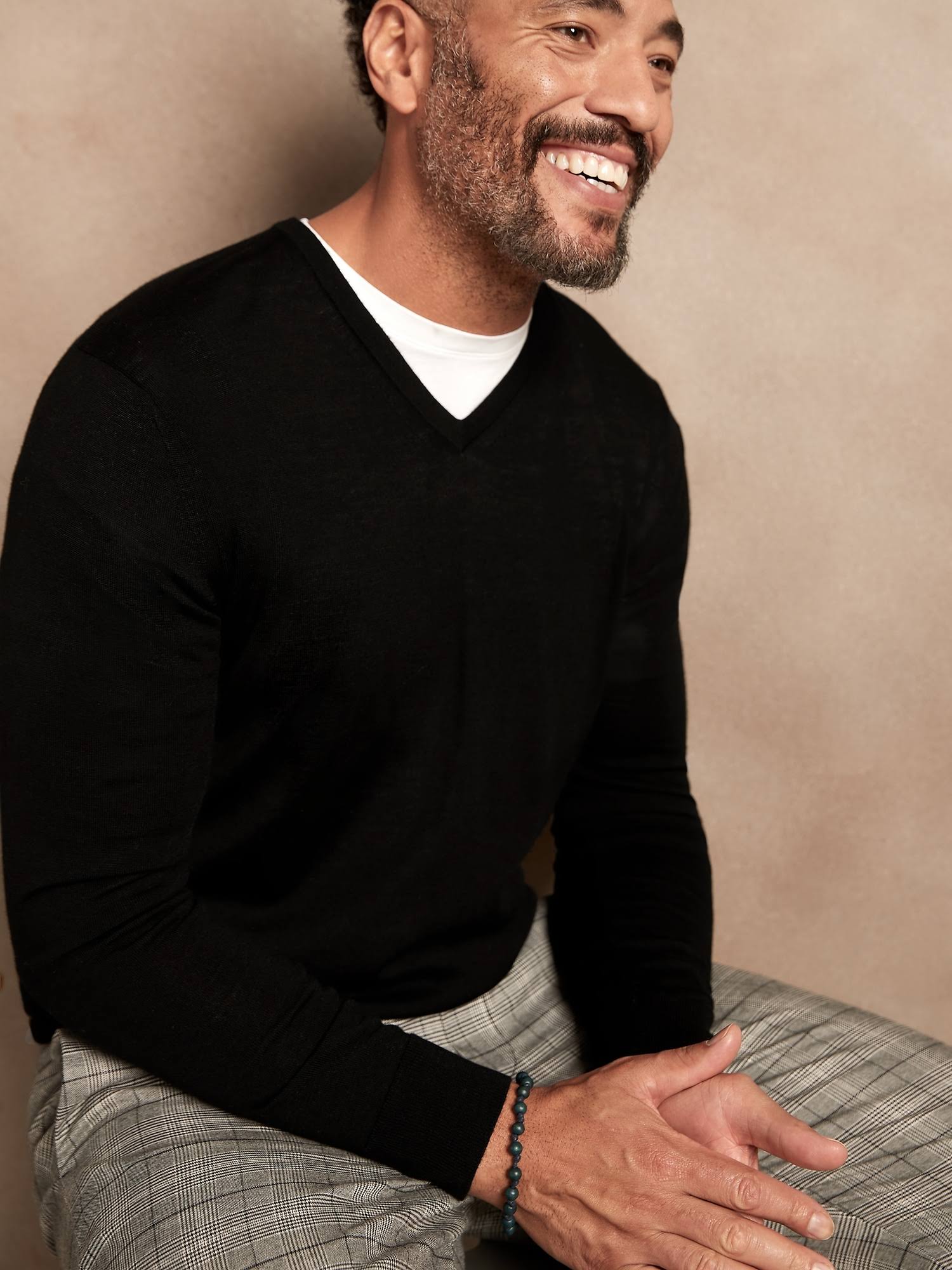 Banana Republic Men's Merino V-Neck Sweater in Responsible Wool Black Tall Size L