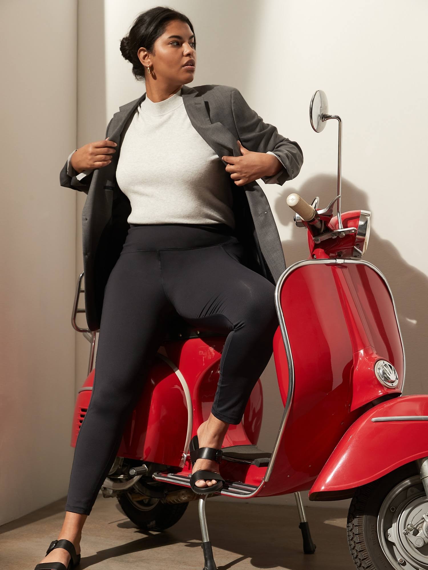 Banana Republic Women's on The Go 7/8 Legging Black Size XL