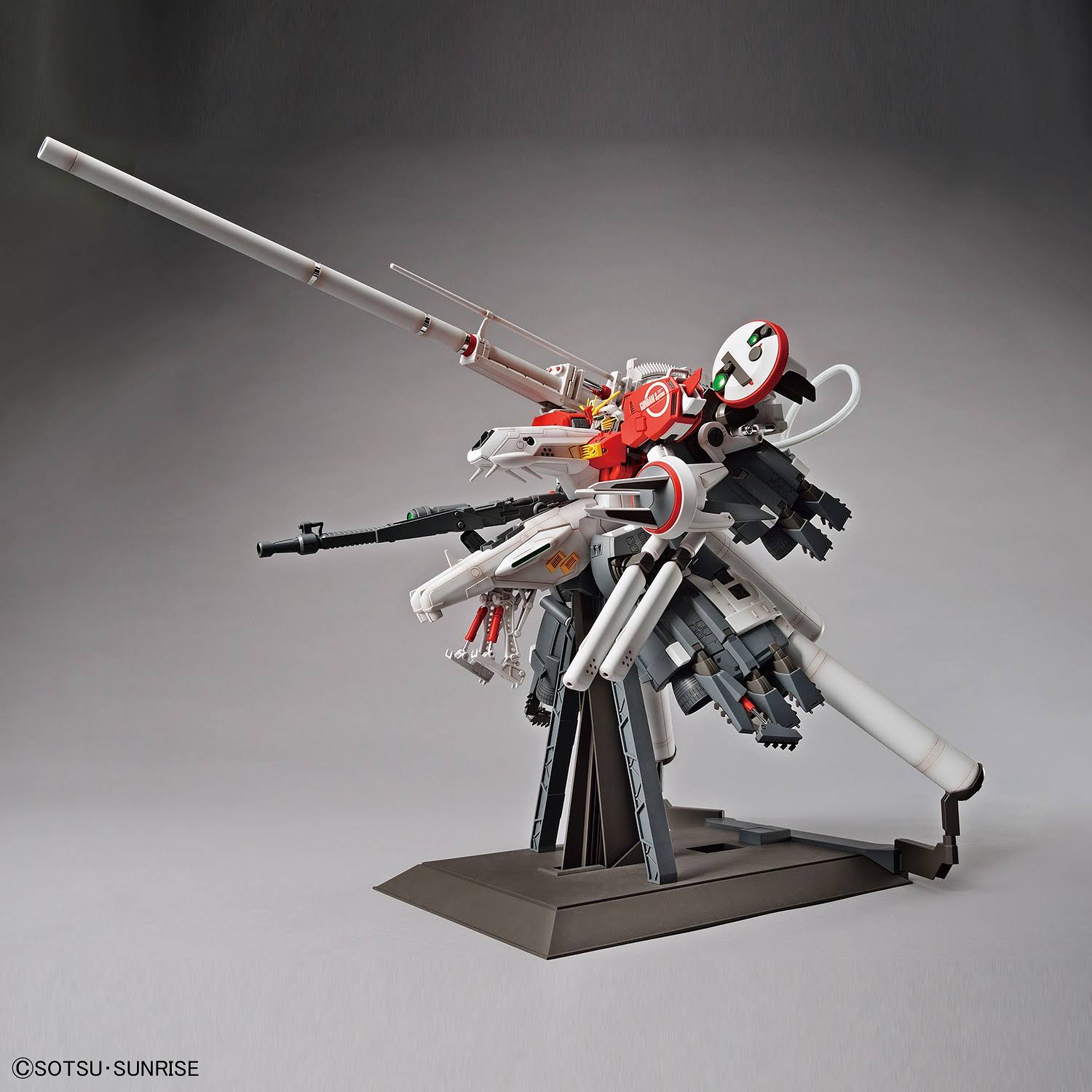 Bandai Gundam mg 1/100 Plan303E Deep Striker