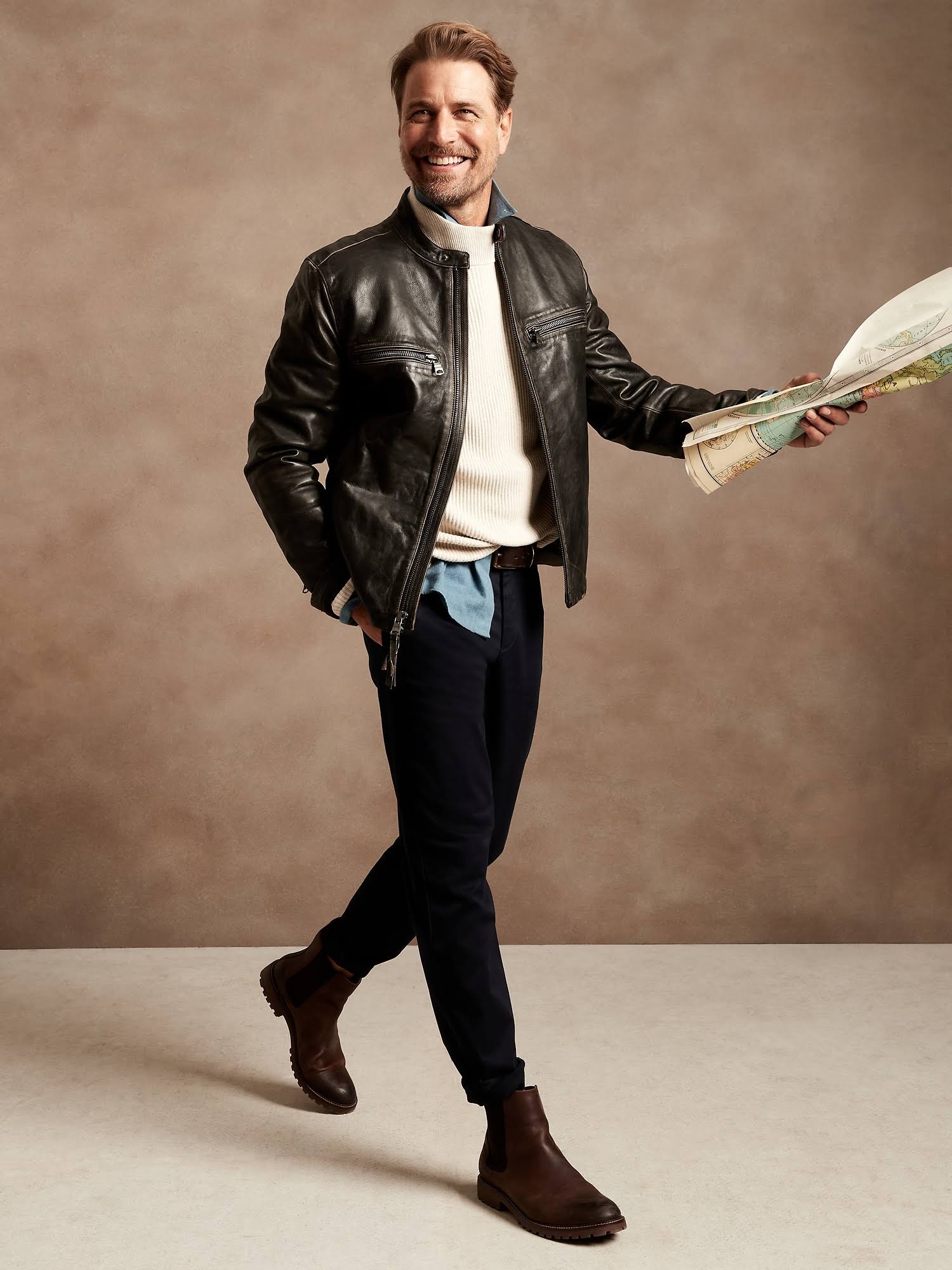 Banana Republic Men's Athletic Tapered Rapid Movement Chino Pant Navy Blue Size 31W 34L