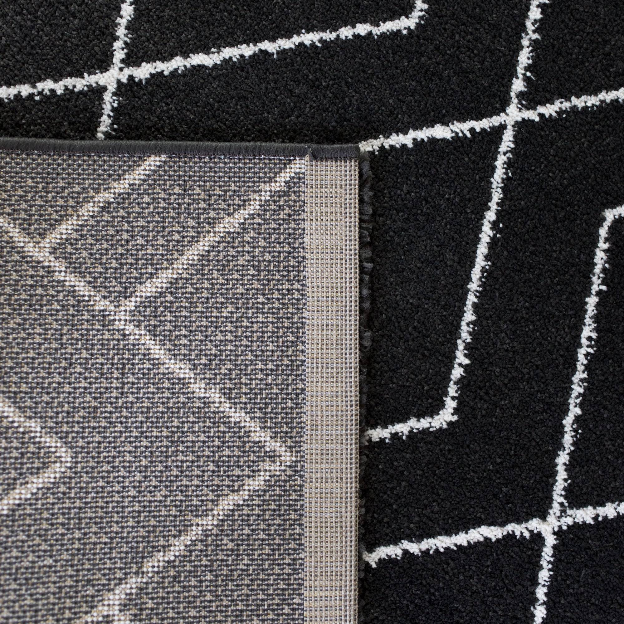 Carson Carrington Isgarde Diamond Indoor Area Rug - 5& 3x22 x 7& - Grey