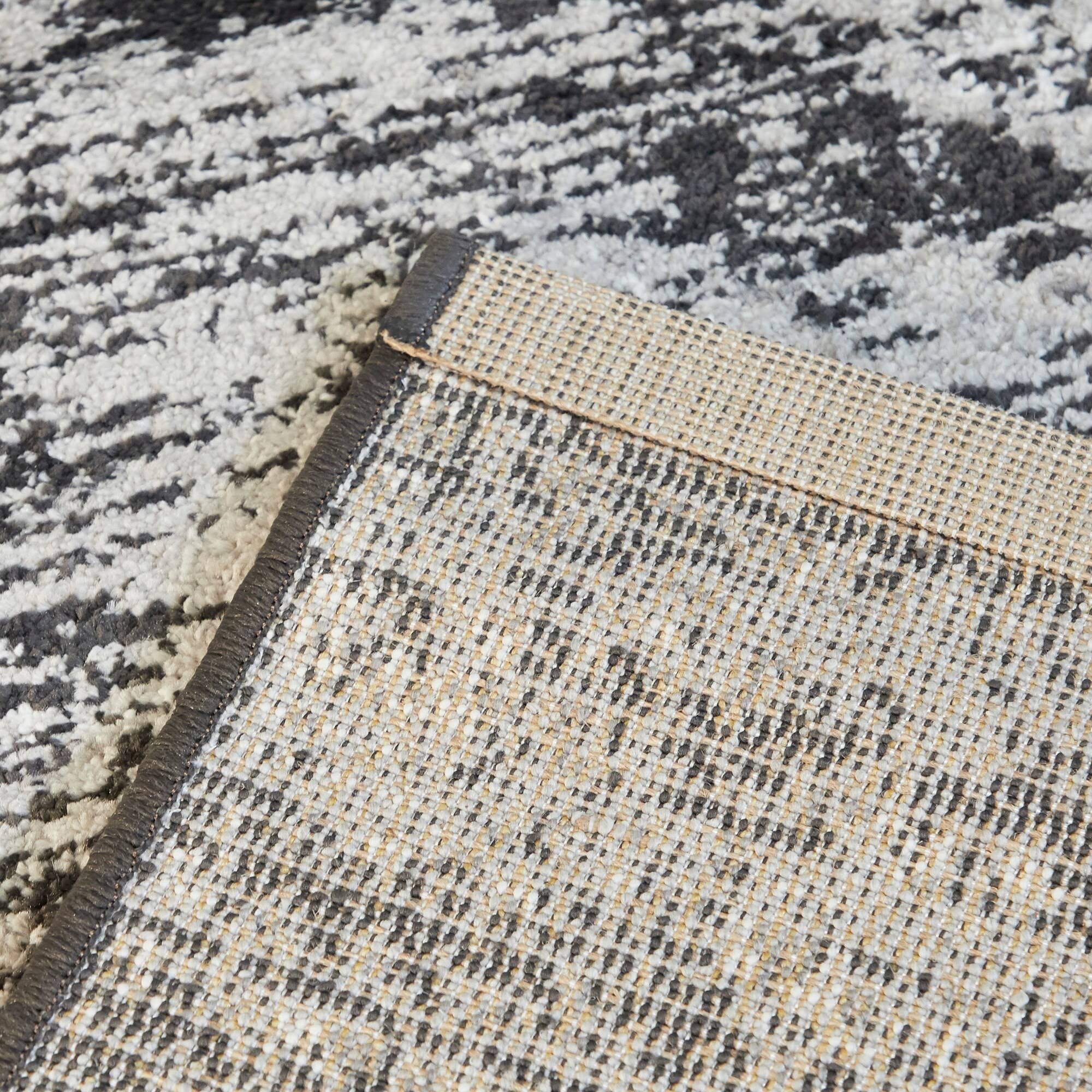 Amal Distressed Persian Medallion Area Rug - 5&3x22 x 7& - Grey