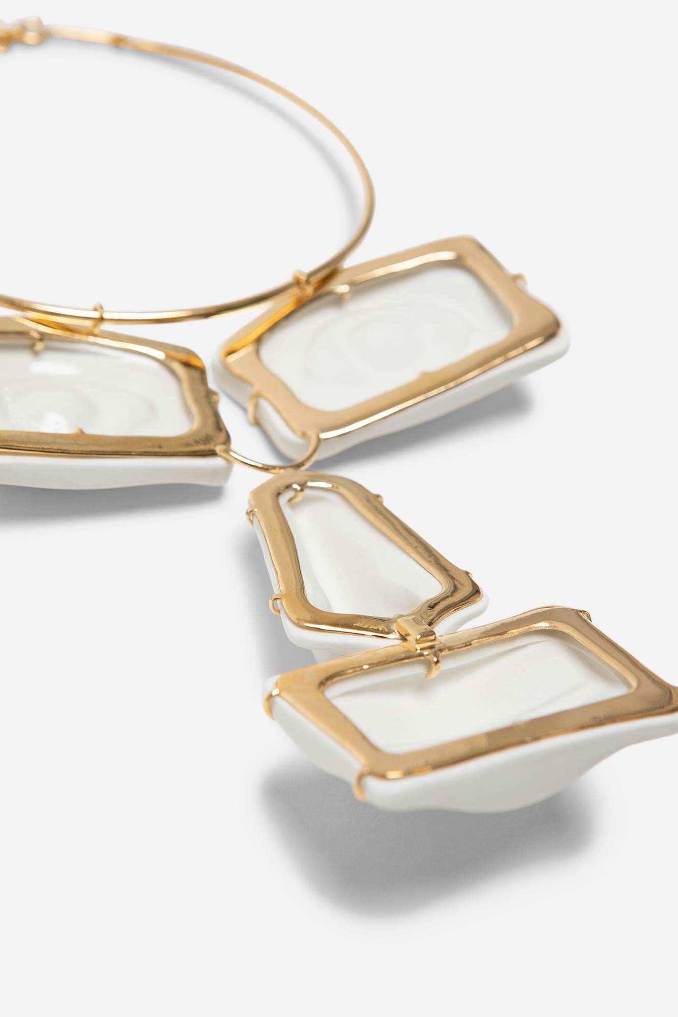 FACE STATEMENT NECKLACE