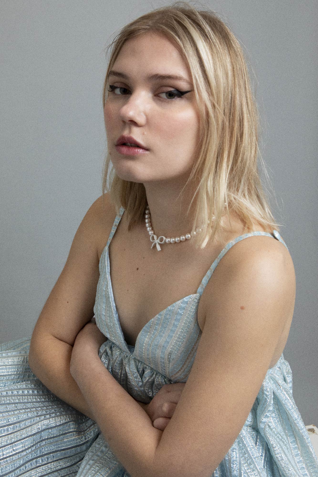 BOW & PEARLS NECKLACE