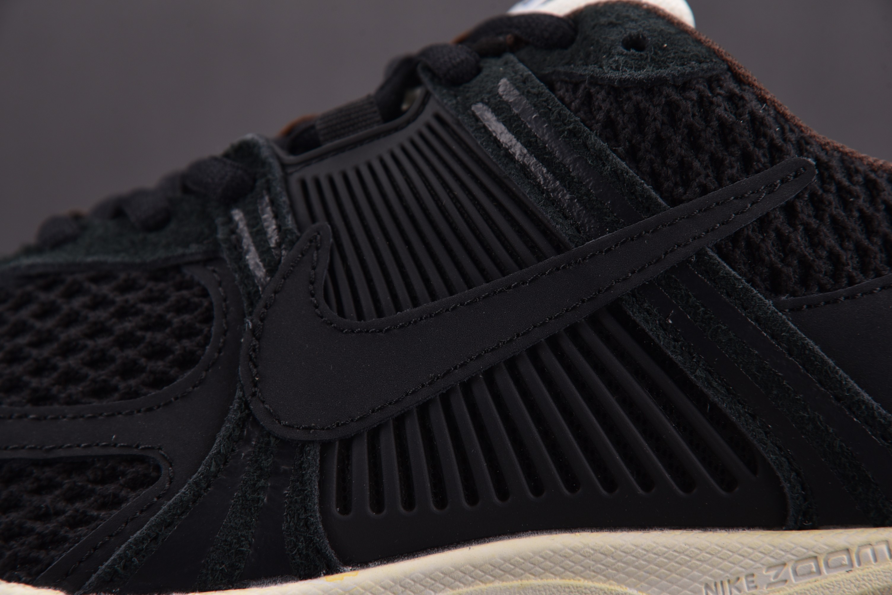 Nike Zoom Vomero 5 Black Sesame