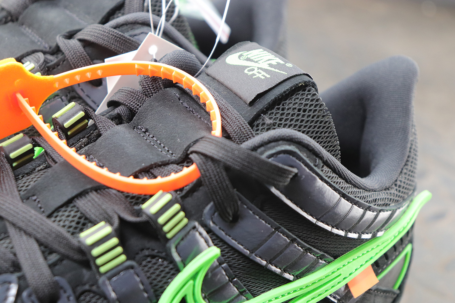 Nike Air Rubber Dunk Off-White Green Strike