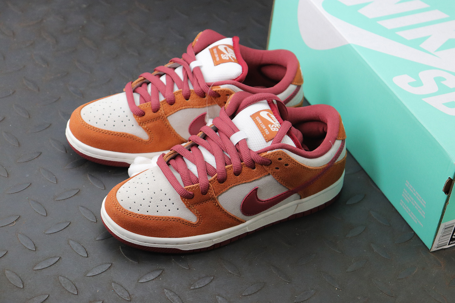 Nike SB Dunk Low Pro Dark Russet Cedar