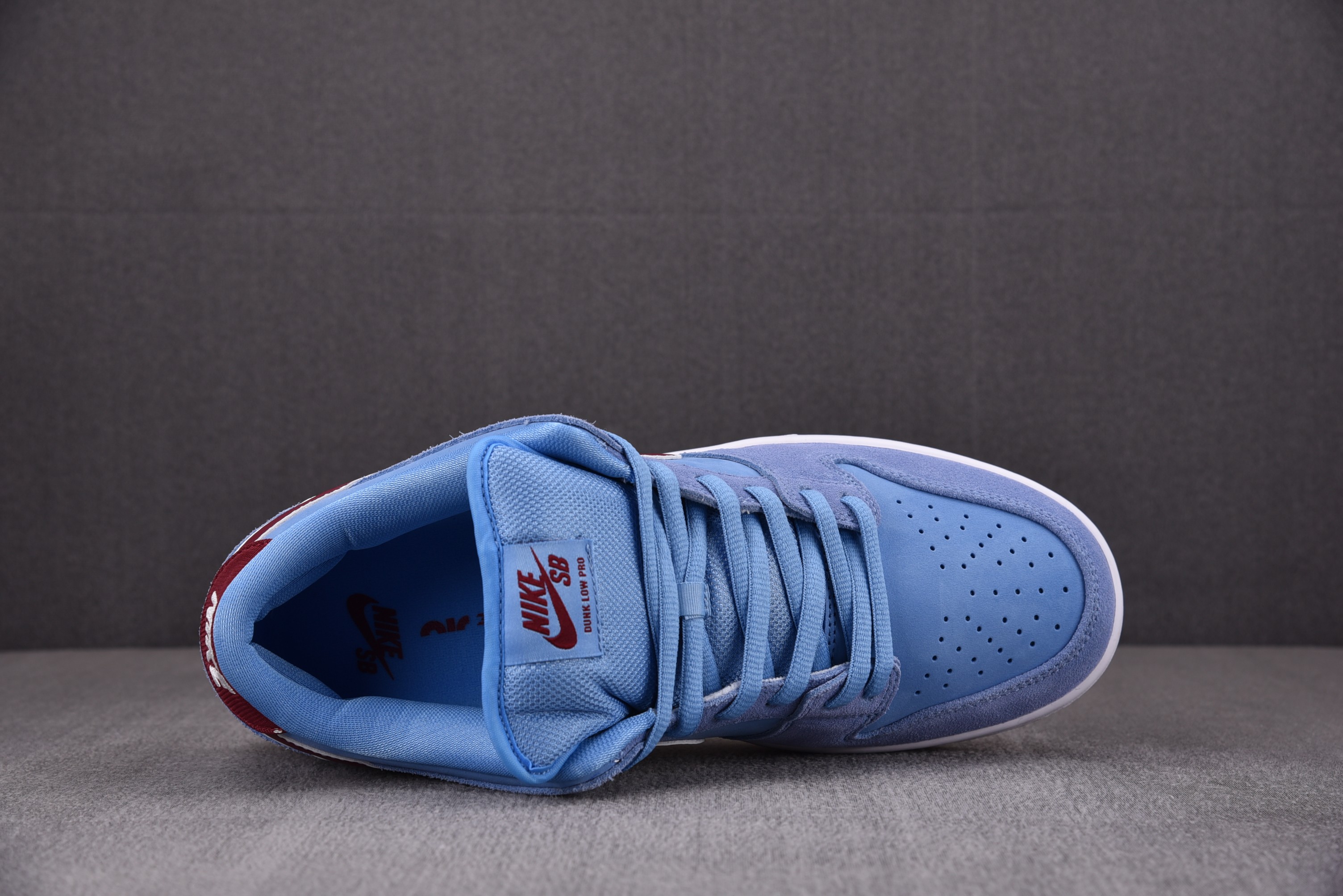 Nike SB Dunk Low Philadelphia Phillies