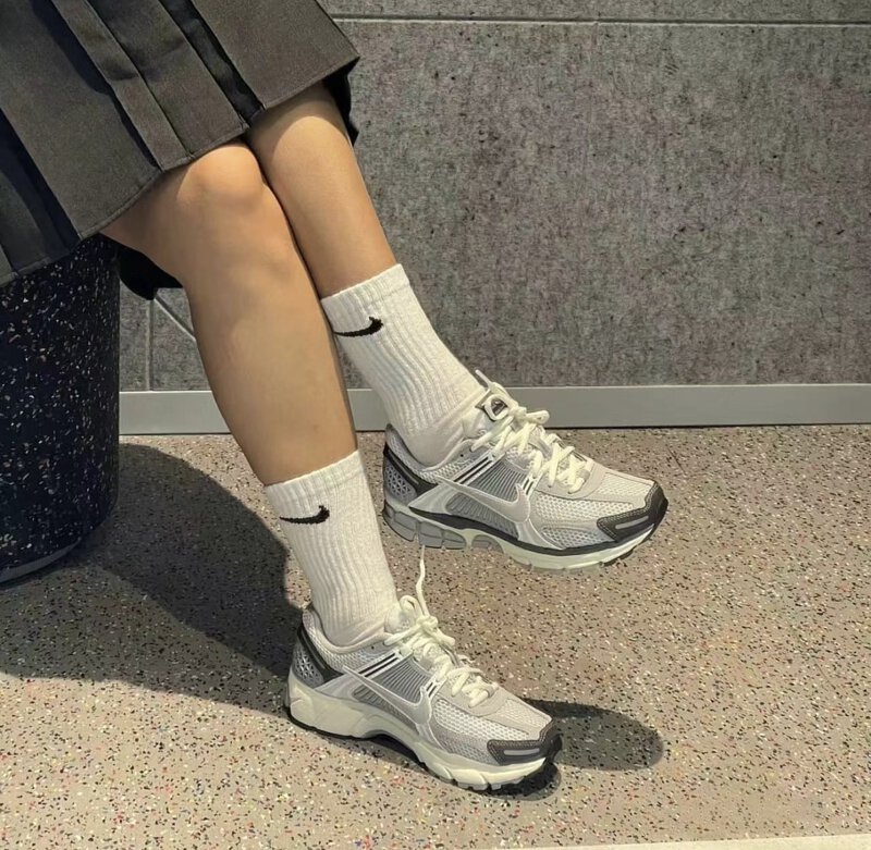 Nike Zoom Vomero 5 Pure Platinum