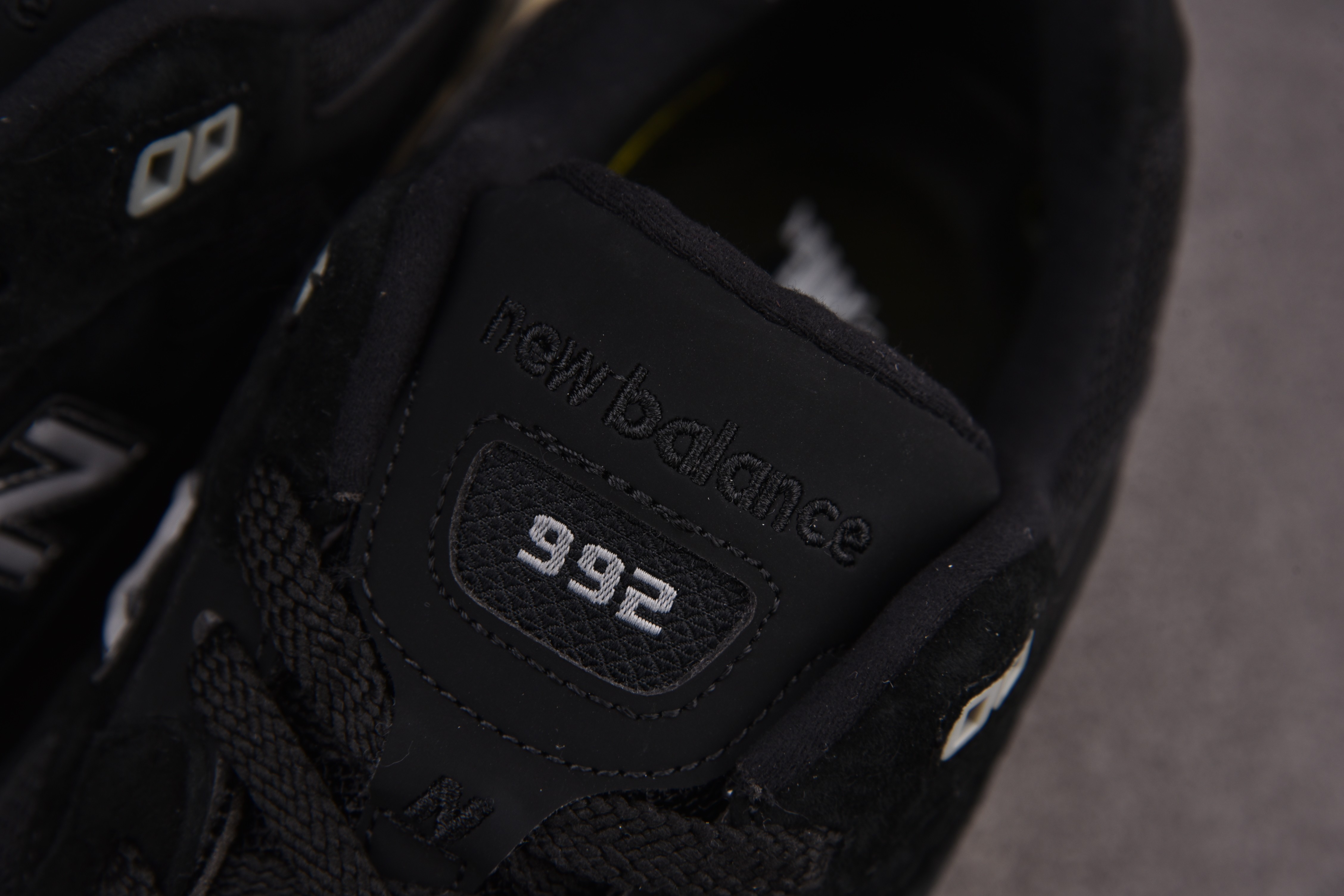 New Balance 992 Black Grey