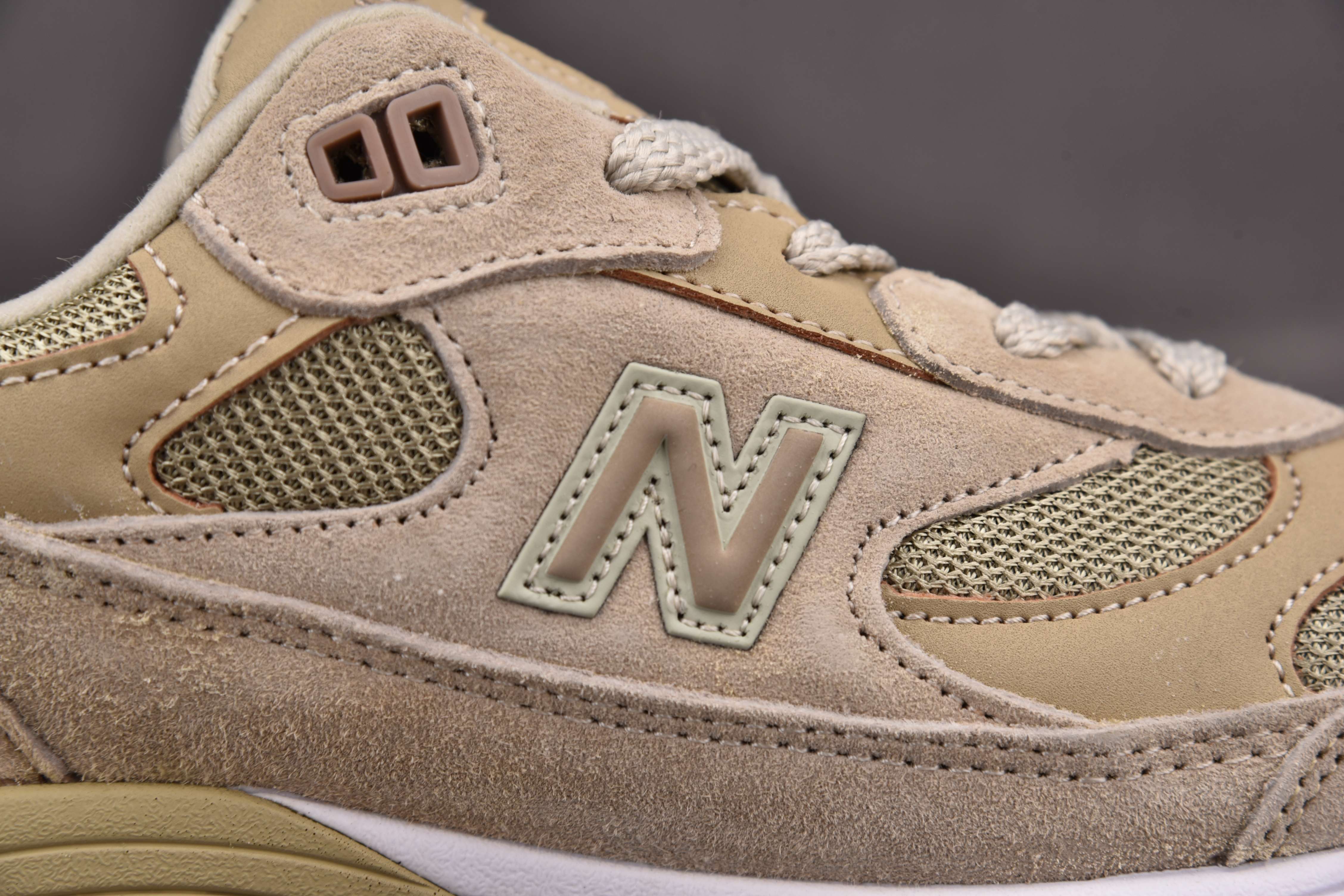 New Balance 992 Tan