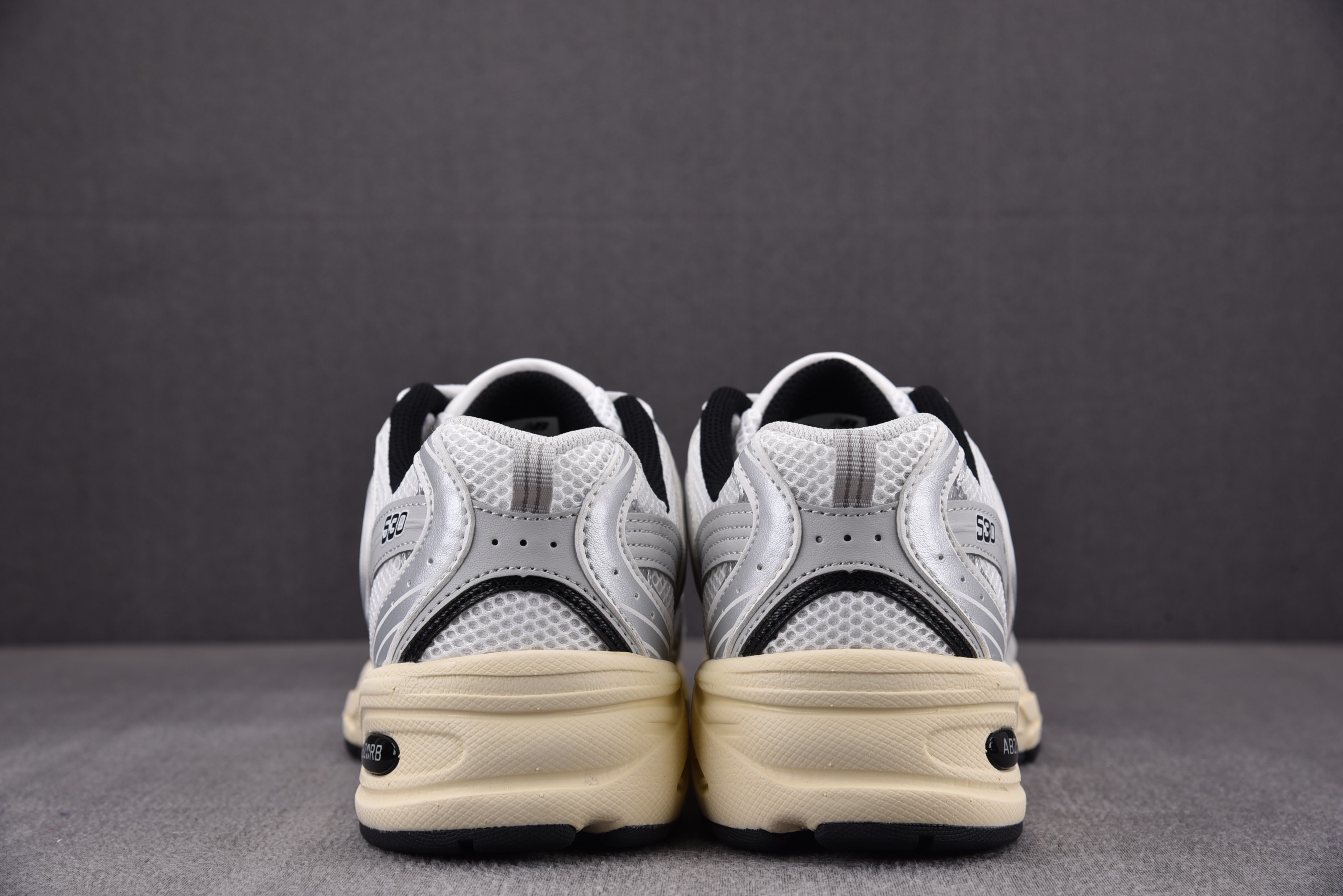 New Balance 530 Silver Cream