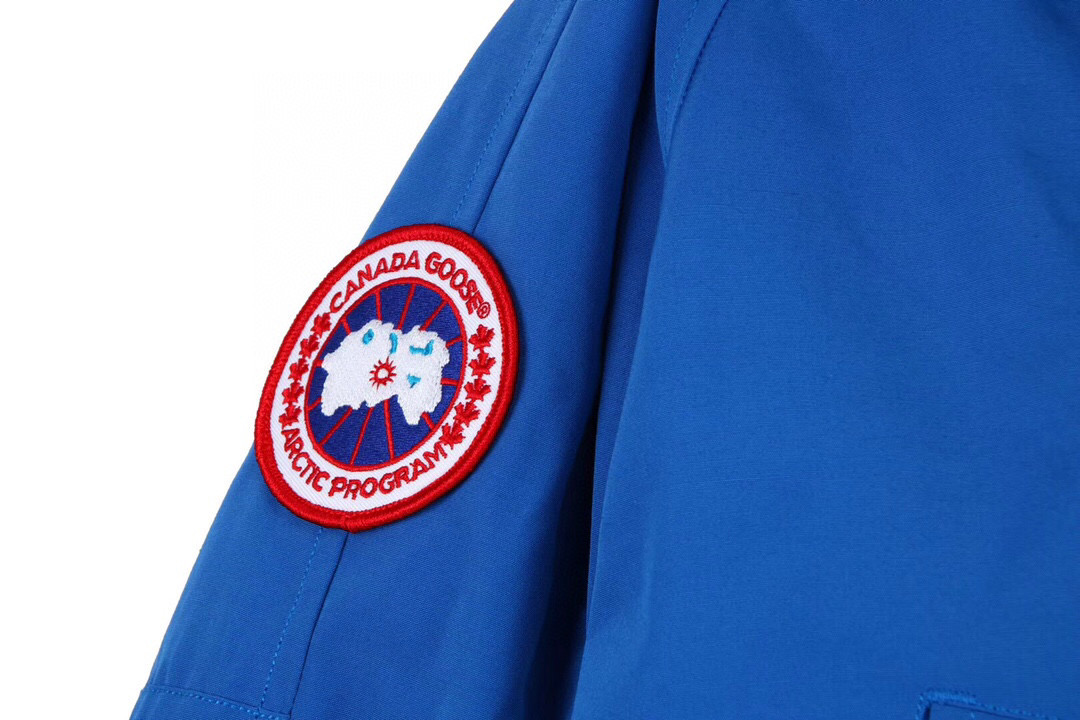 01 Canada Goose Chilliwack 7999M Blue