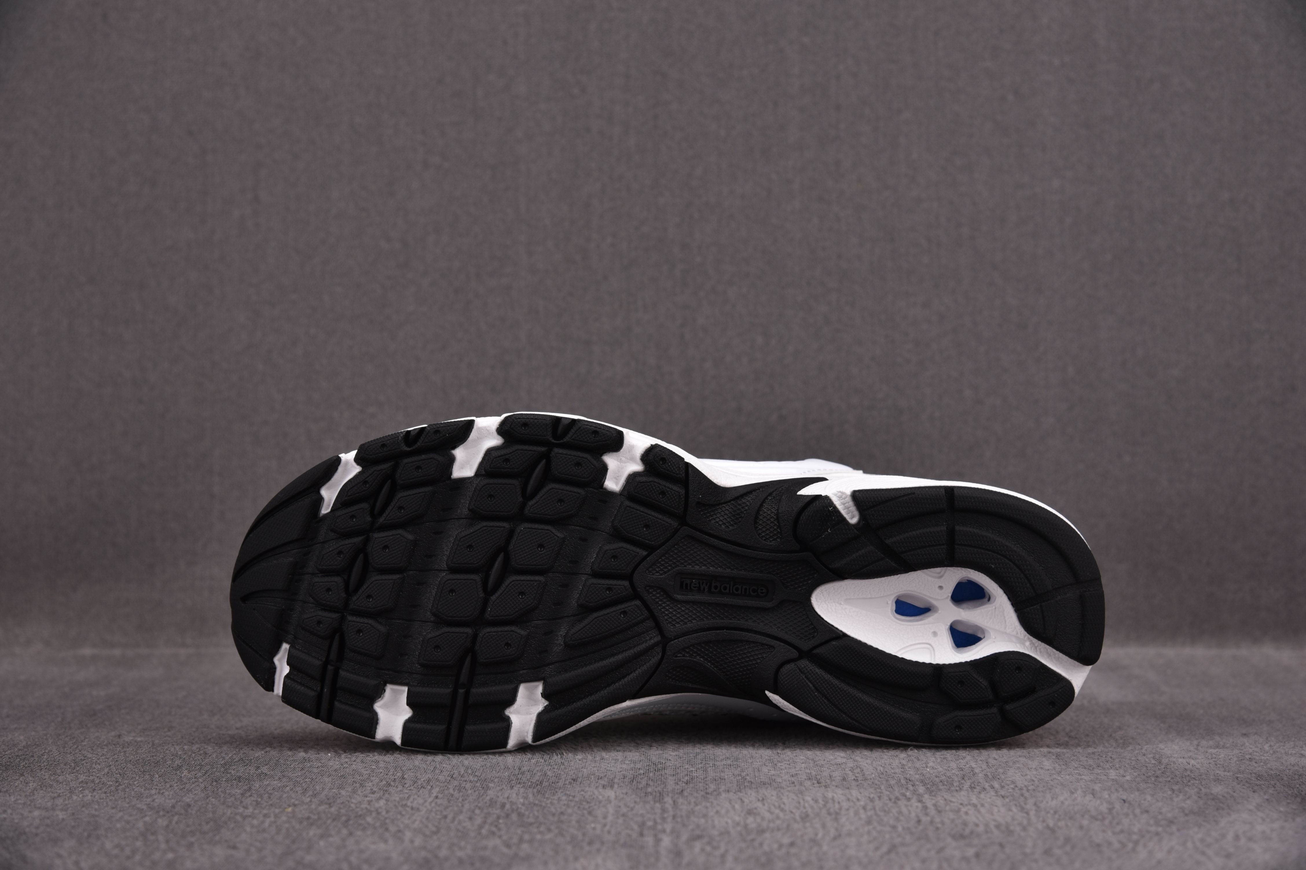 New Balance 530 White Black Details