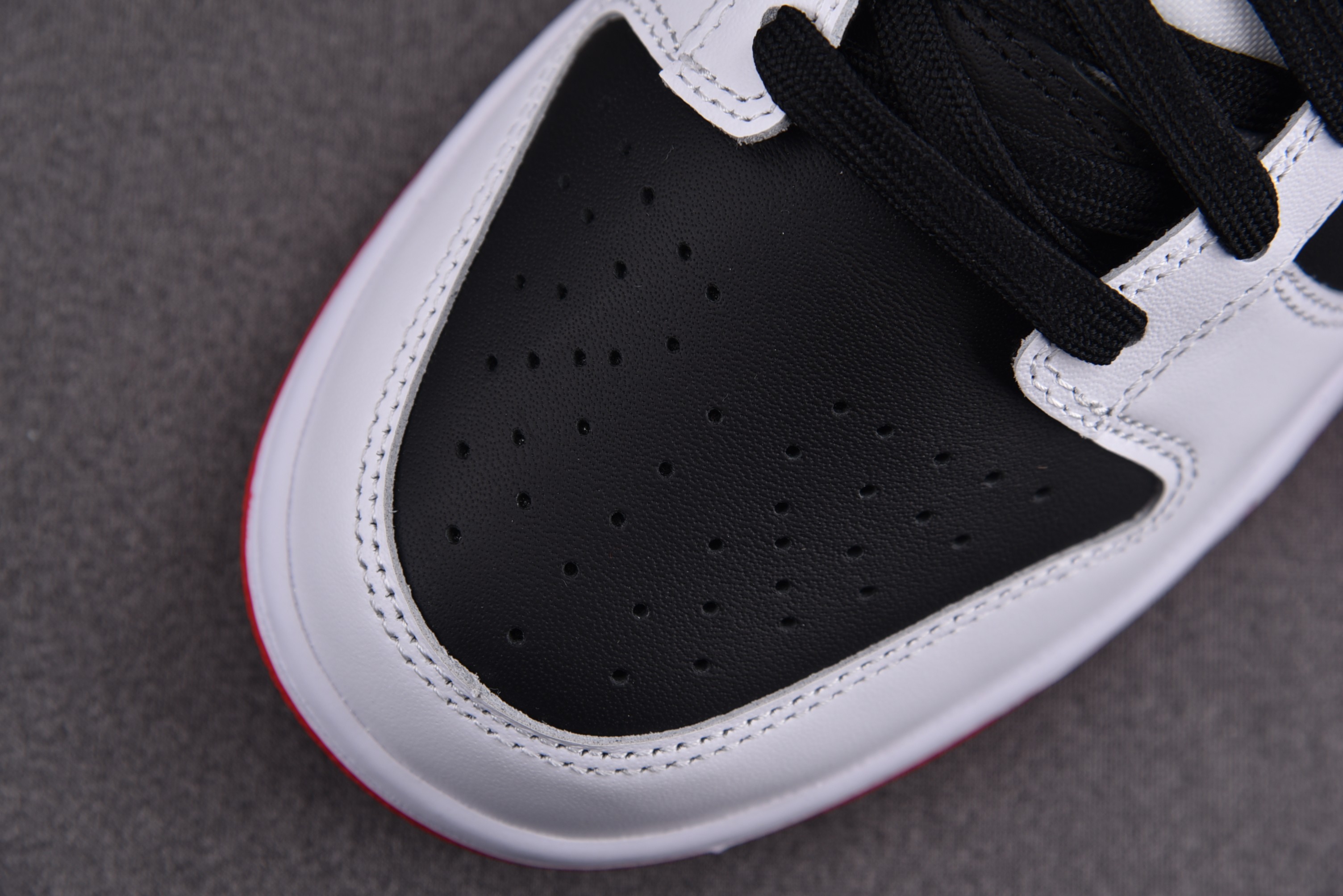 Nike SB Dunk Low White Black Red