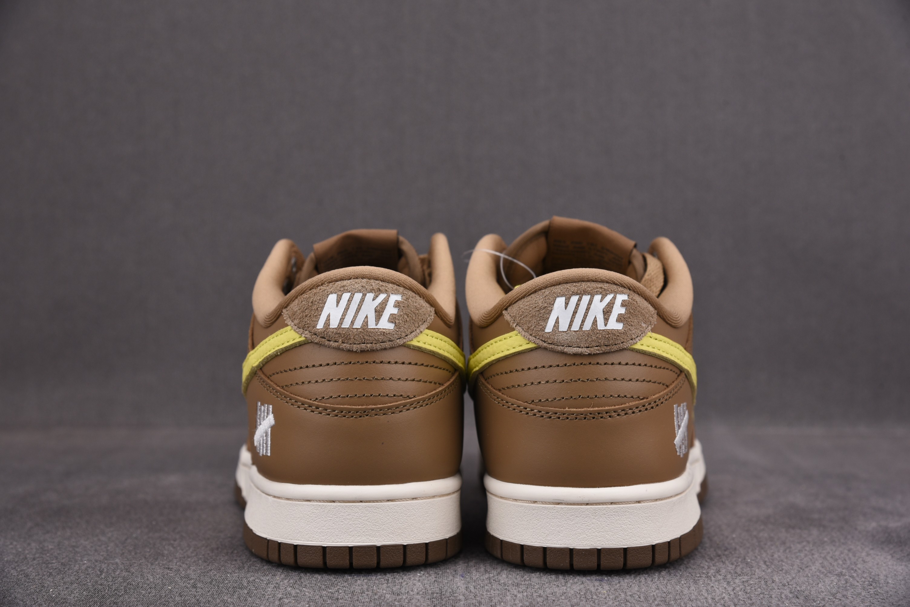 Nike Dunk Low SP UNDEFEATED Canteen Dunk vs. AF1 Pack