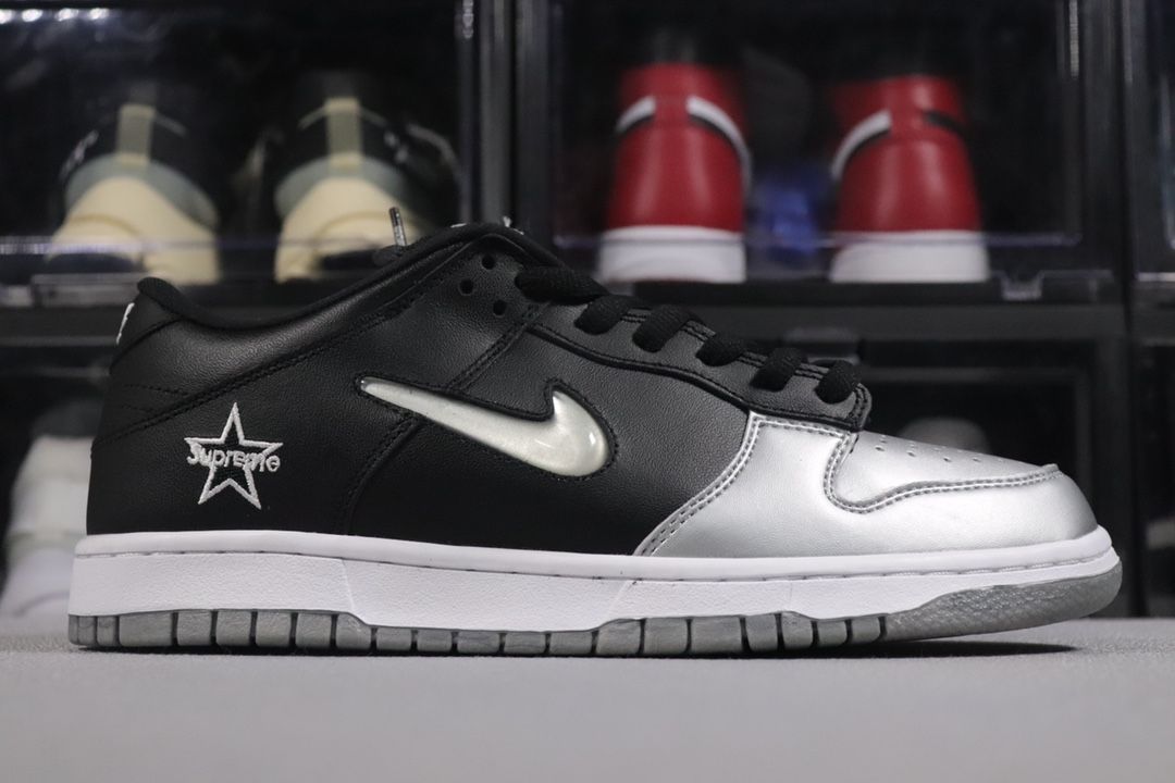 Nike SB Dunk Low OG QS Supreme Jewel Swoosh Silver Black