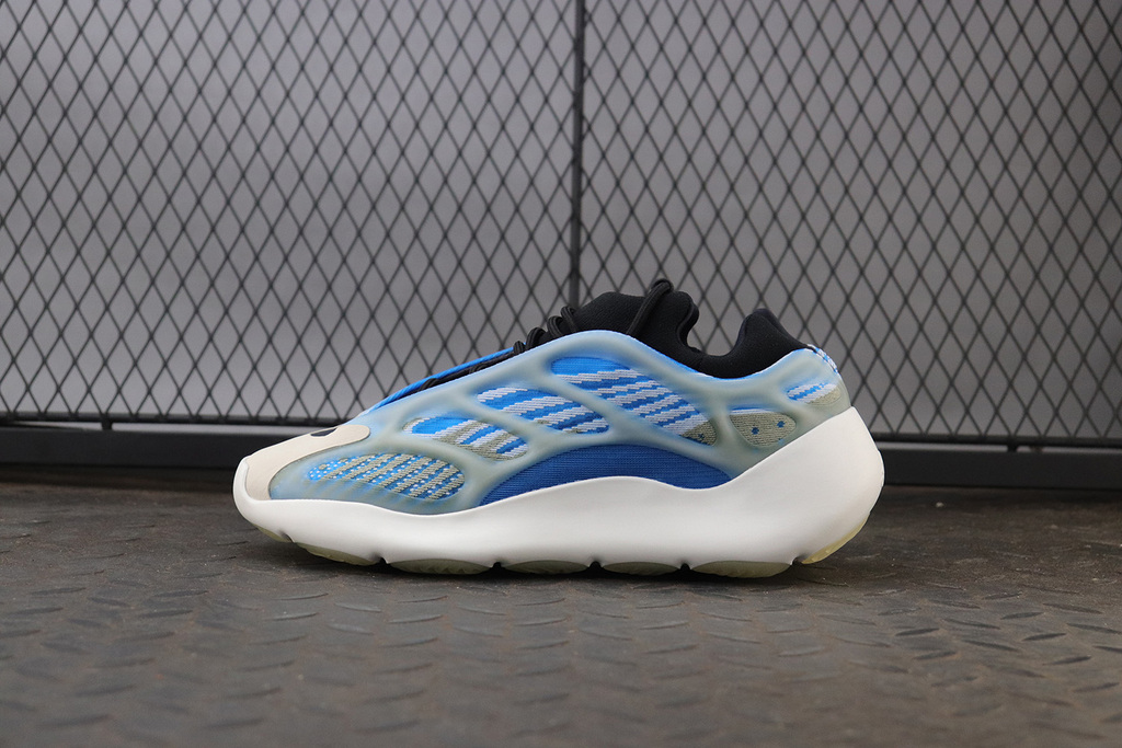 Yeezy 700 V3 Arzareth