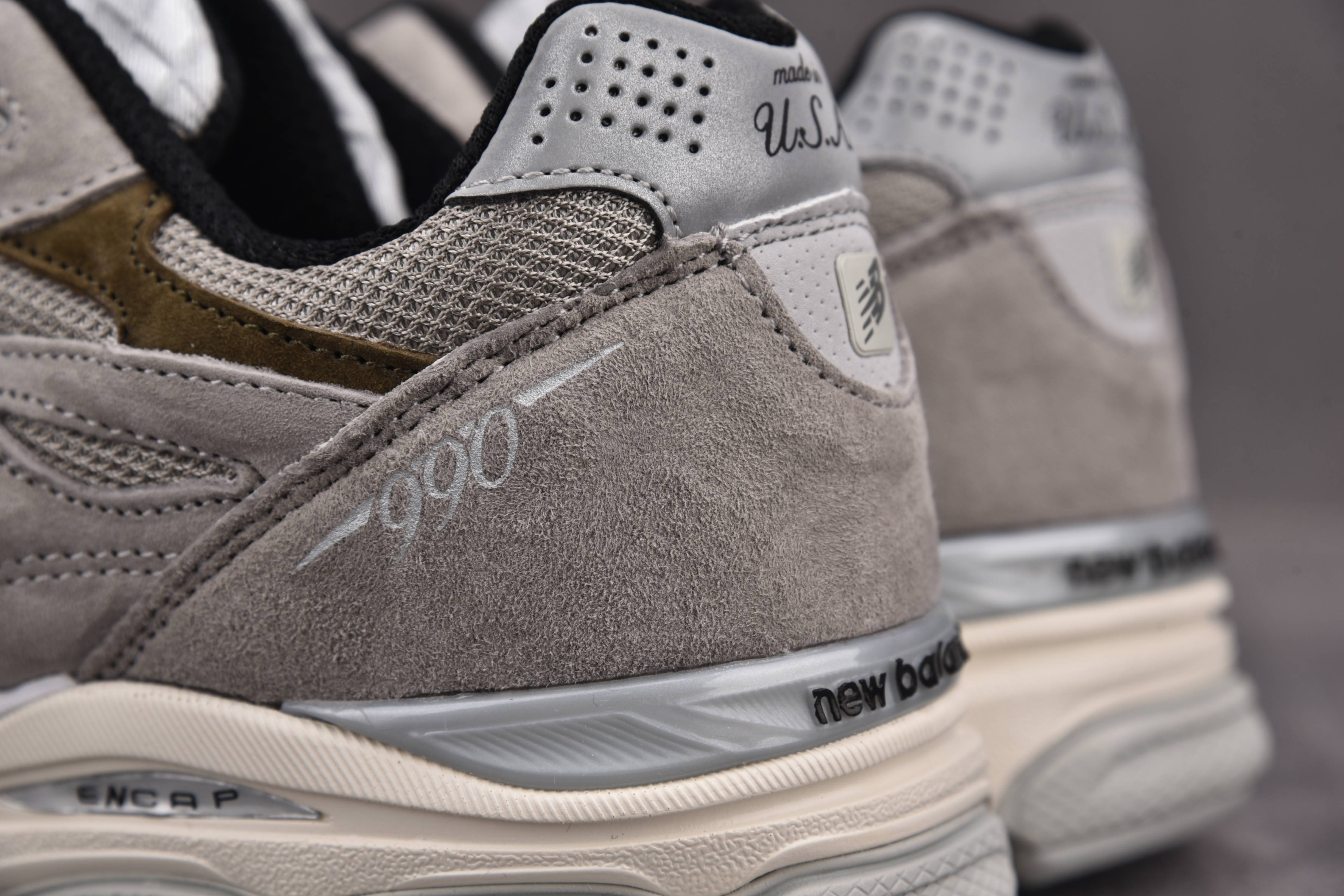 New Balance 990v3 Grey White