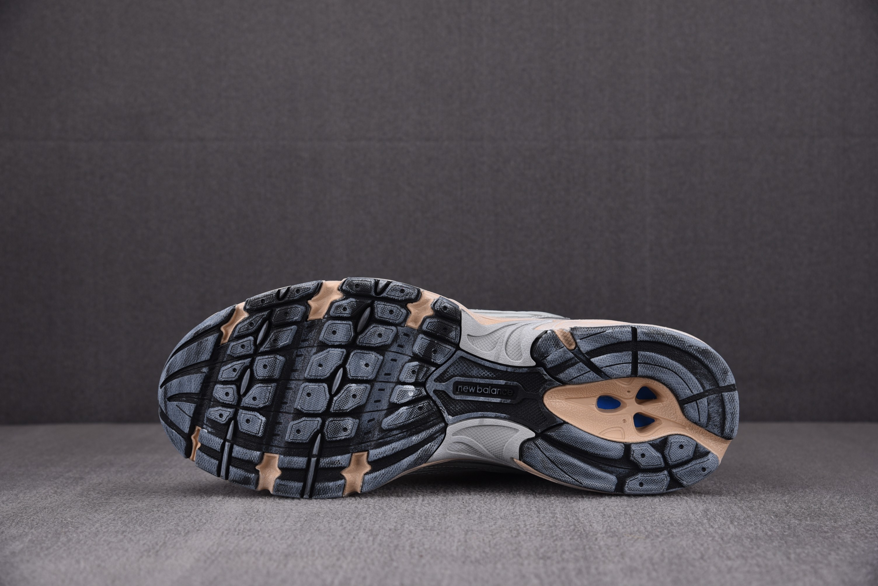 New Balance 530 Silver Metallic Moonbeam