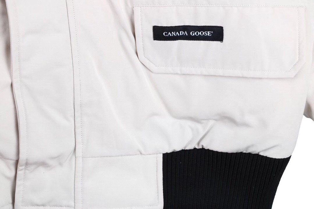 01 Canada Goose Chilliwack 7999M White