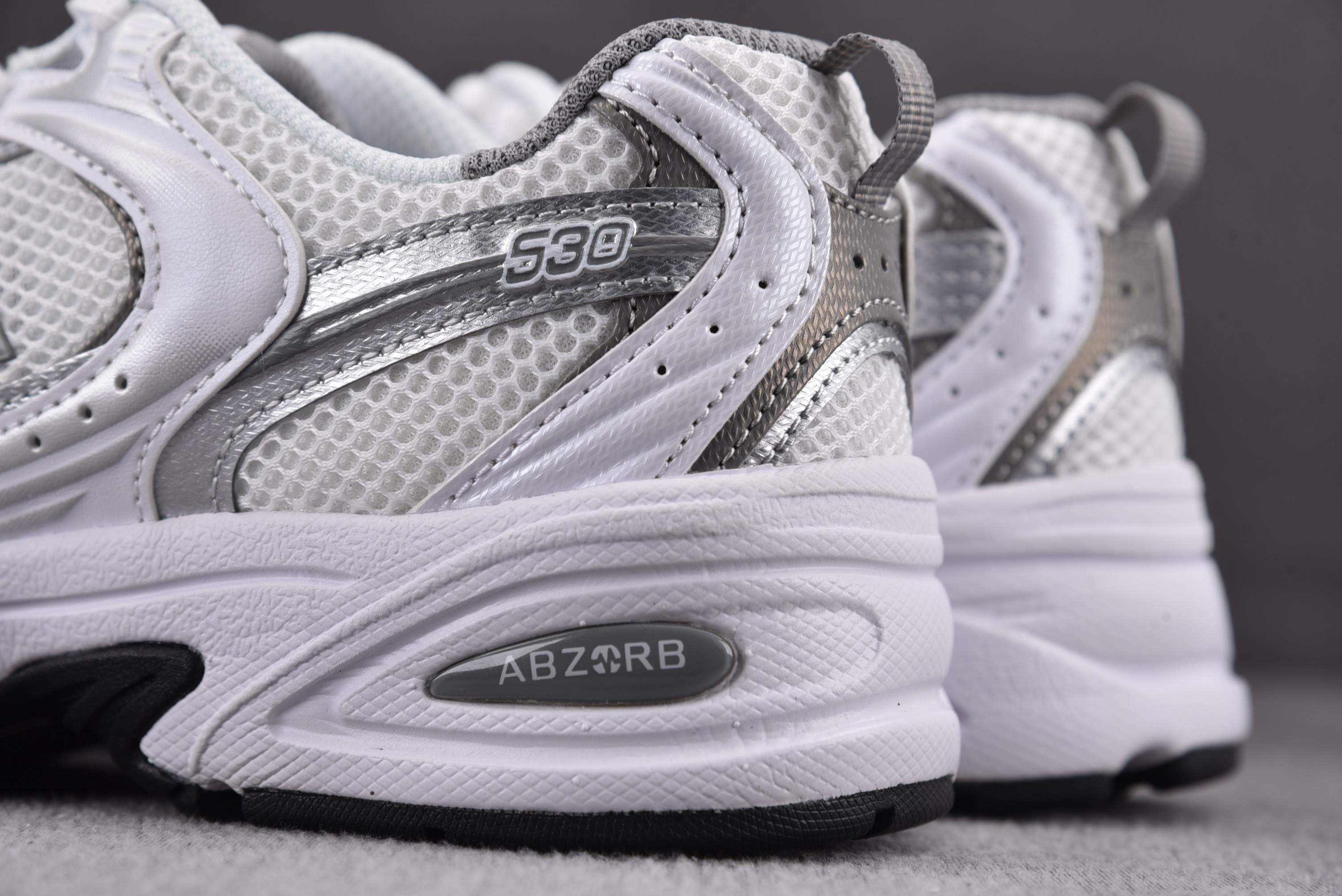 New Balance 530 White Silver Metallic
