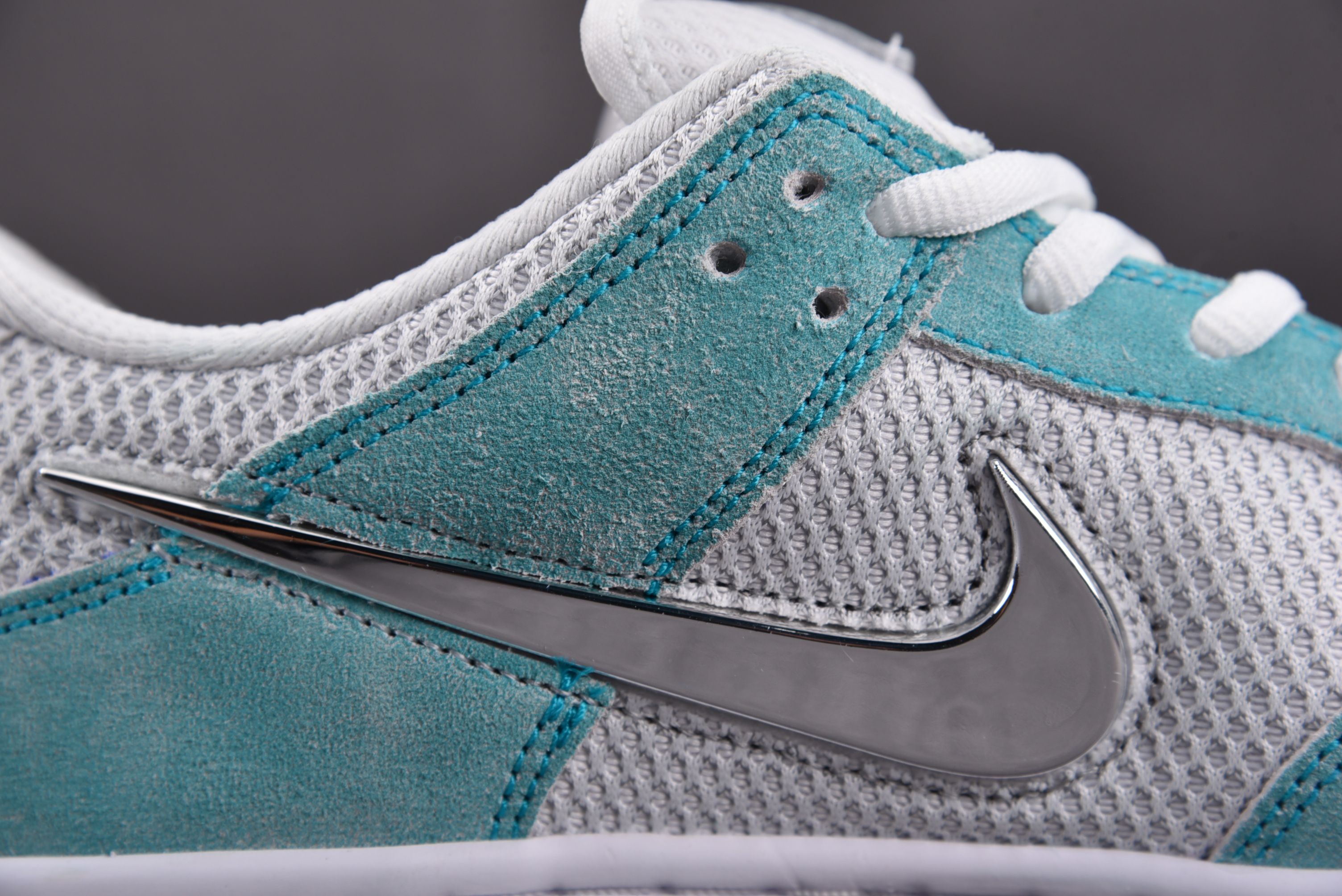 Nike SB Dunk Low APRIL SKKATEBOARDS