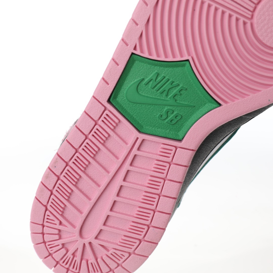 Nike SB Dunk HighInvert Celtics