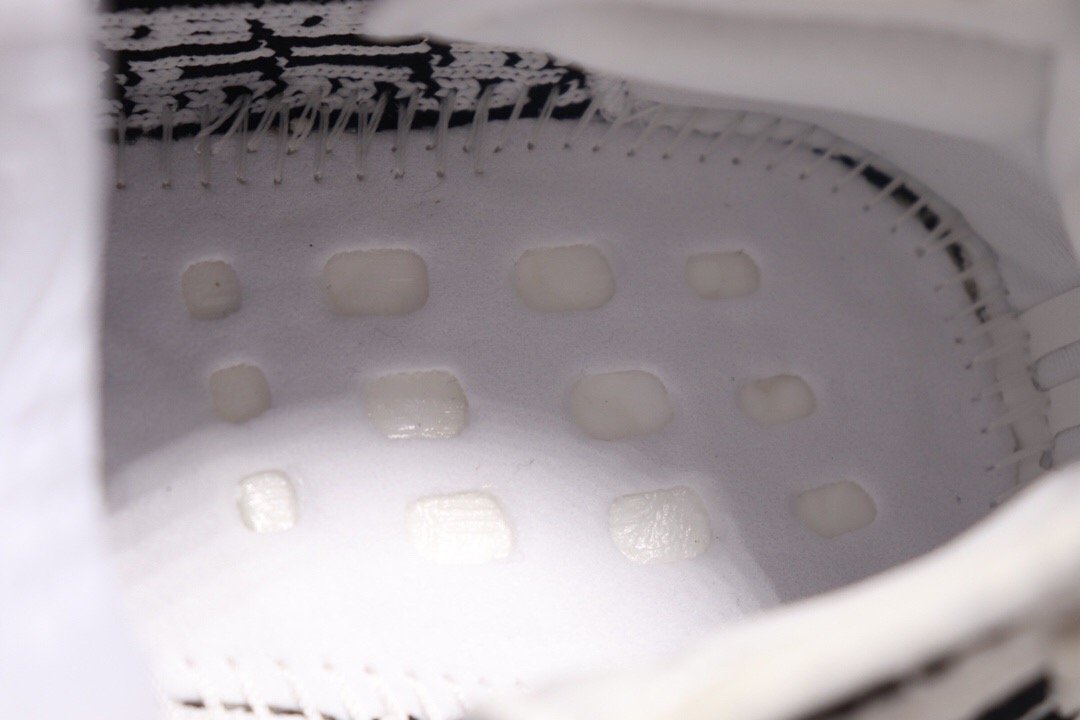 adidas Yeezy Boost 350 V2 Zebra