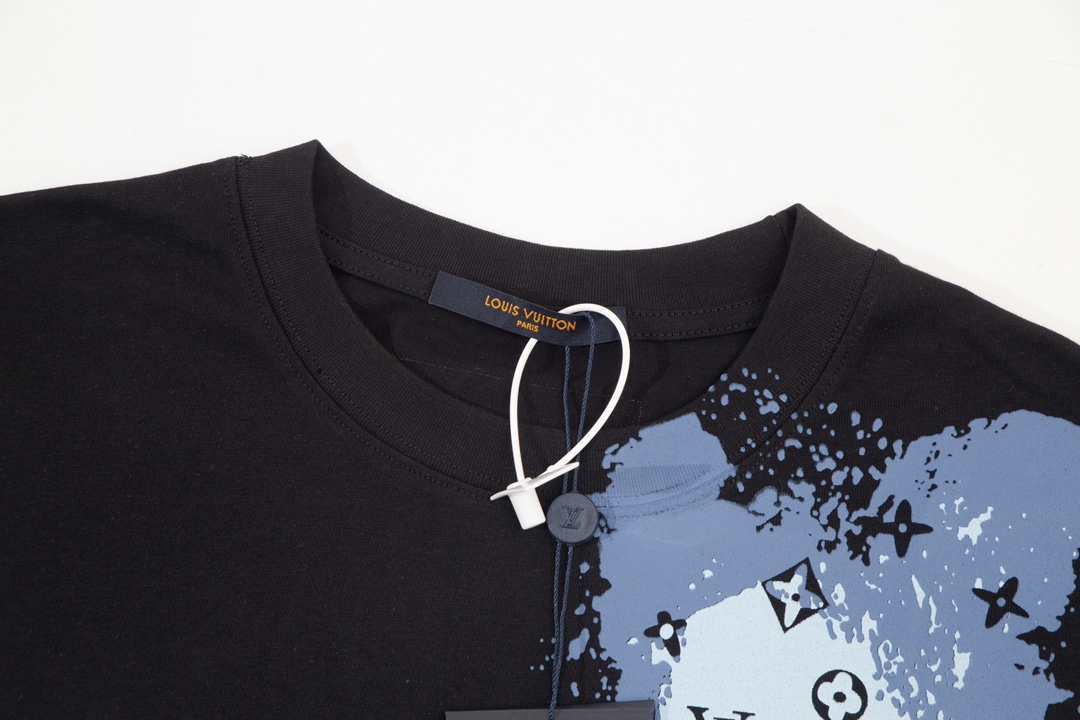 复制Louis Vuitton 23ss Front and Back Graphic Print Short Sleeve T-Shirt Black 6.14