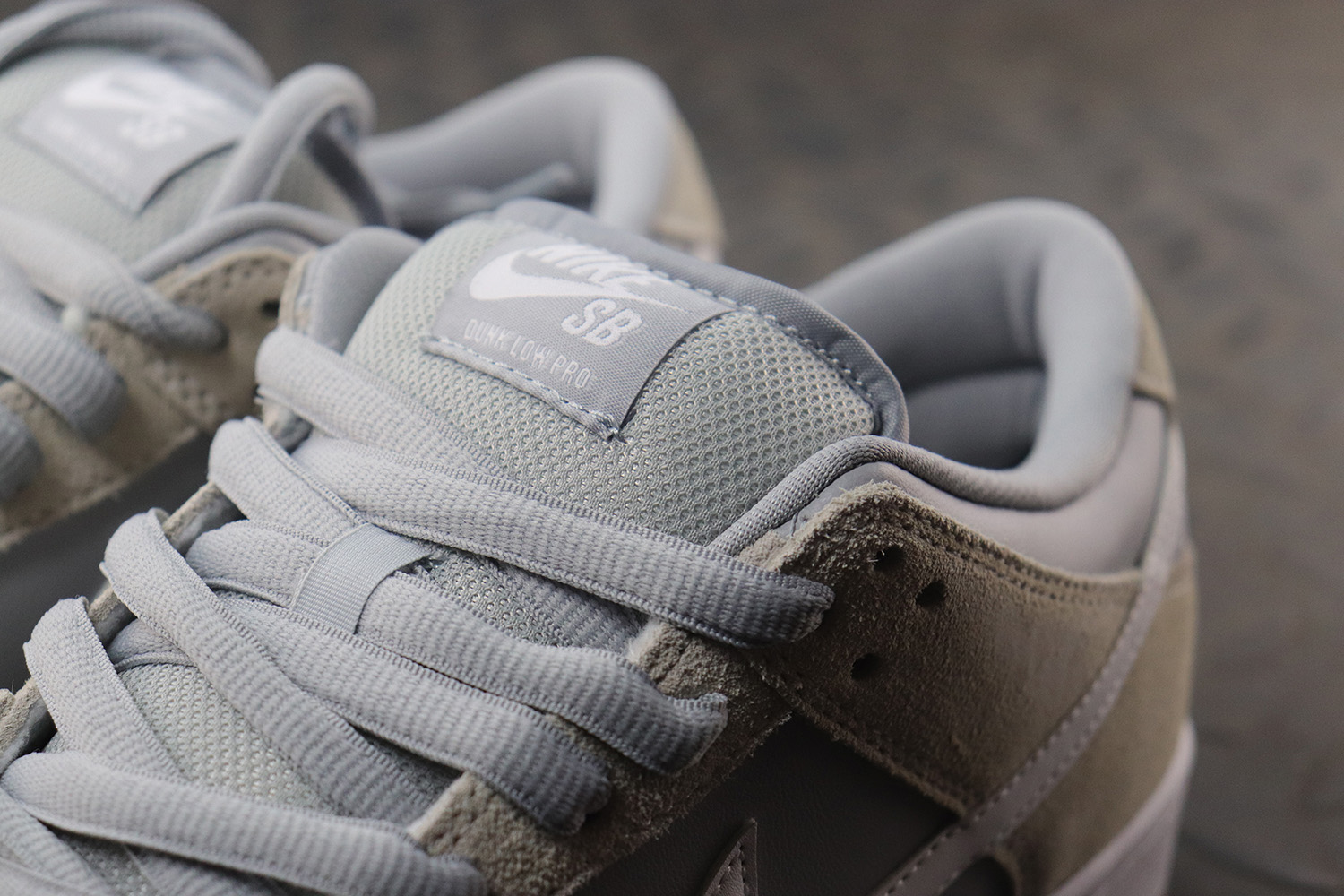 Nike SB Dunk Low Summit White Wolf Grey