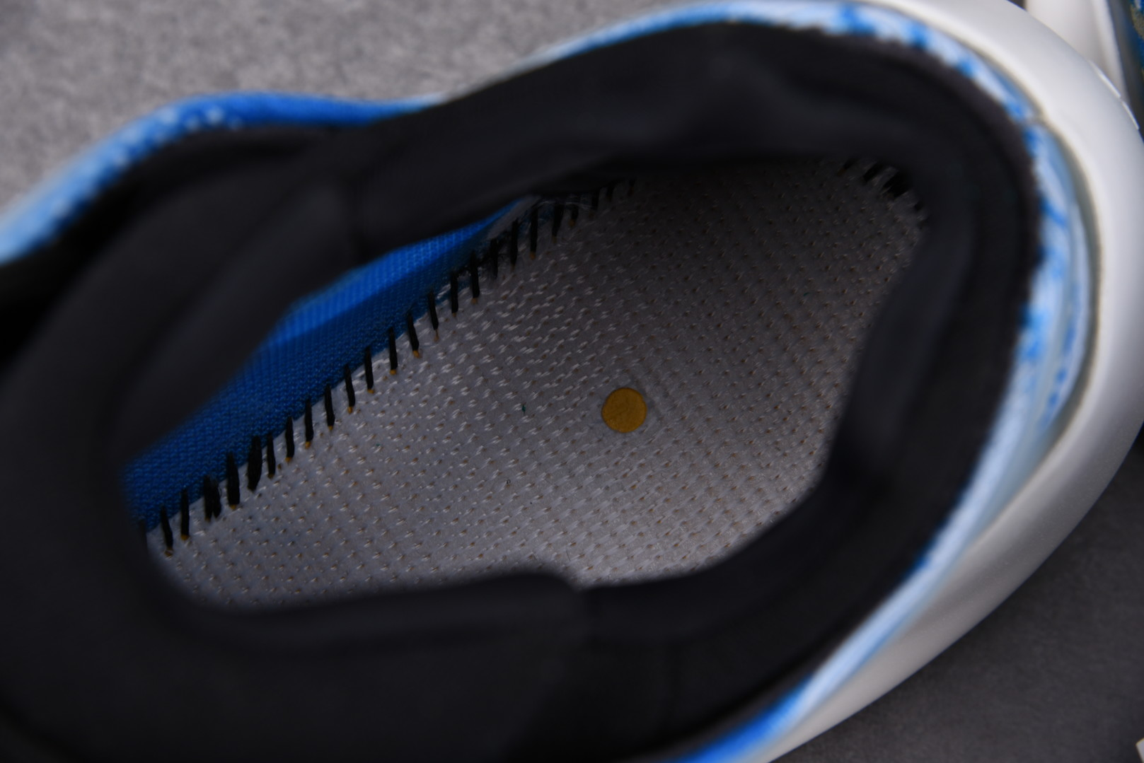 Yeezy 700 V3 Arzareth