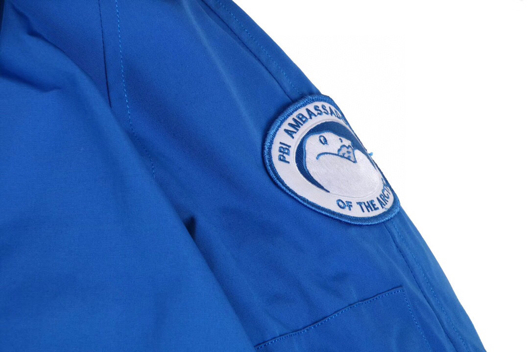 01 Canada Goose Chilliwack 7999M Blue