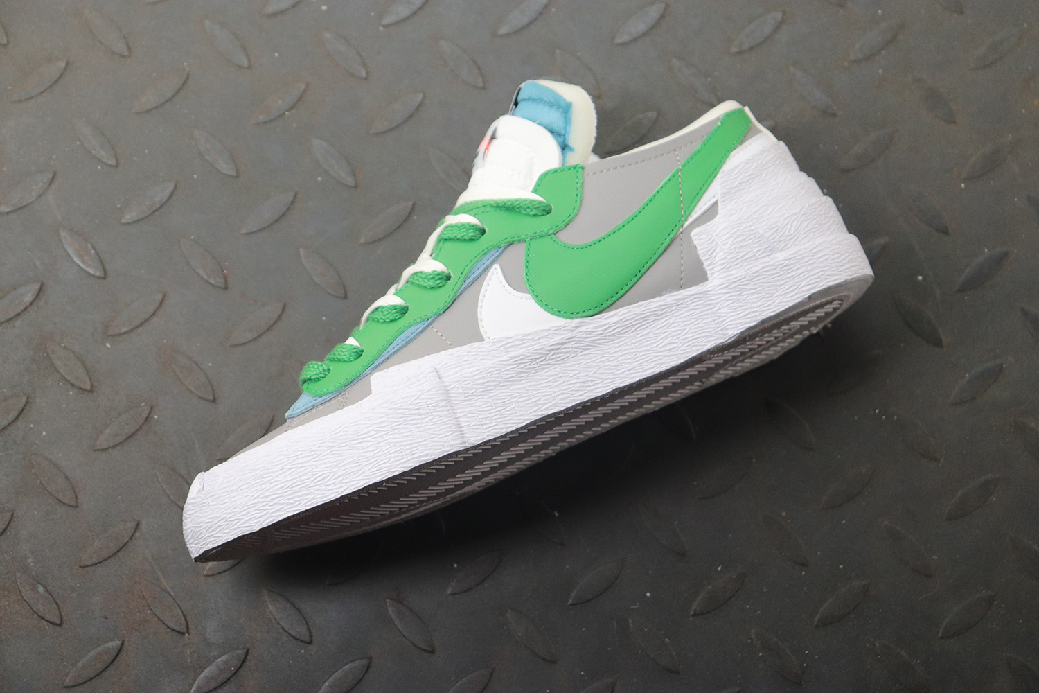 Nike Blazer Low sacai Medium Grey Classic Green