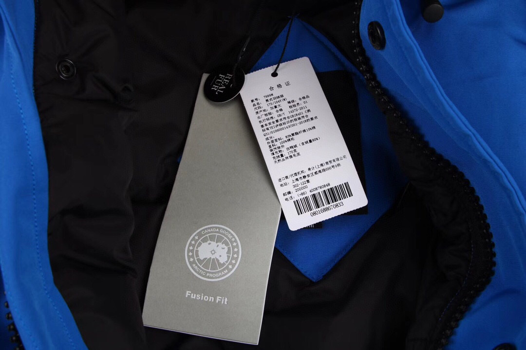 01 Canada Goose Chilliwack 7999M Blue