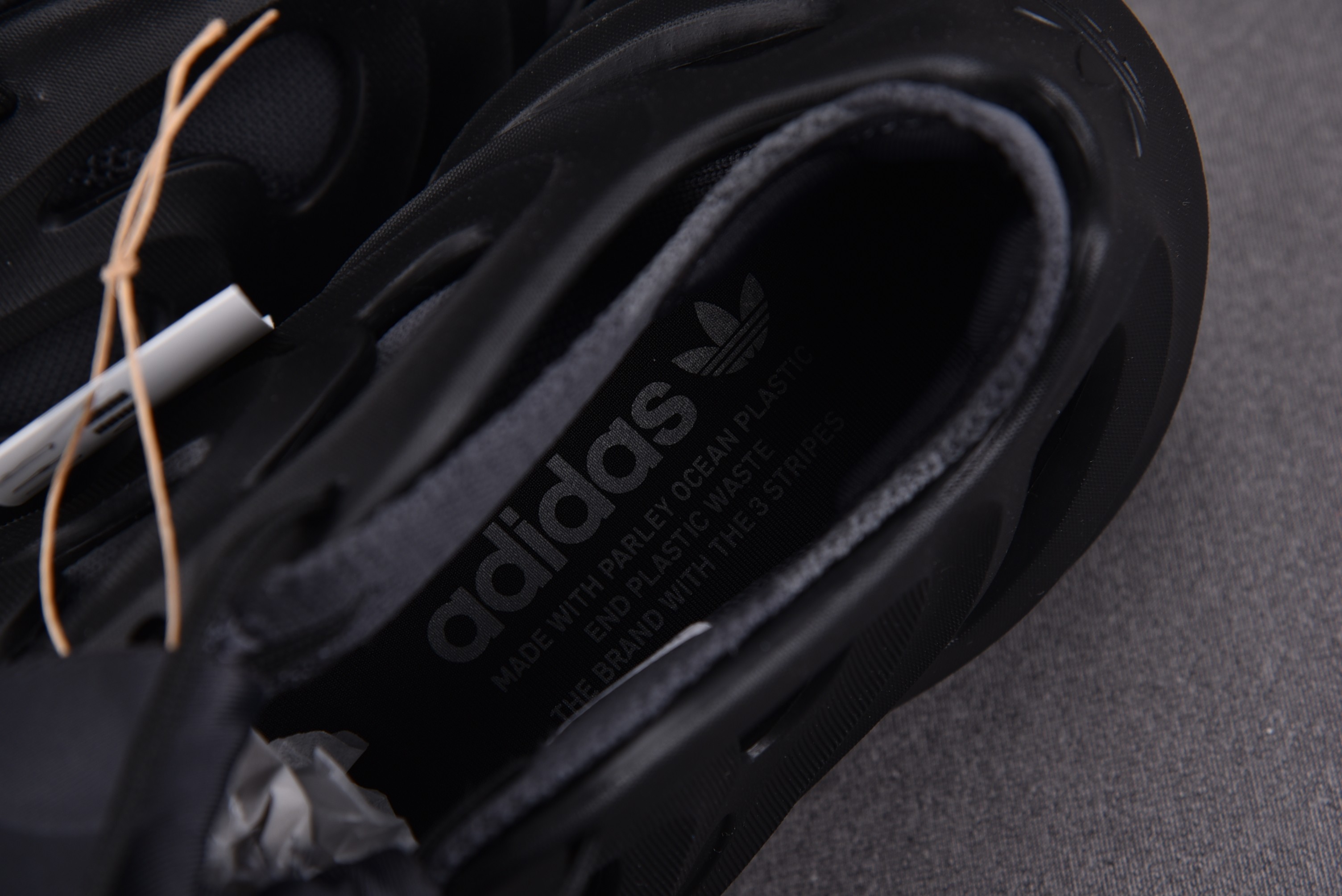 adidas adiFOM Q Black Carbon