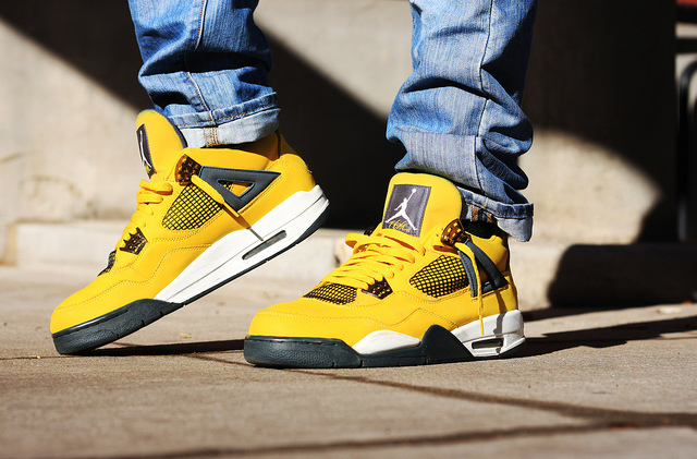 Jordan 4 Retro Lightning