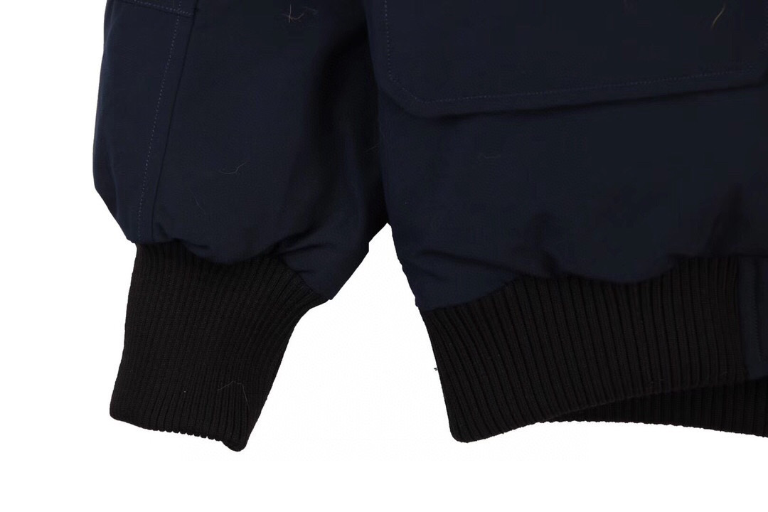 01 Canada Goose Chilliwack 7999M Navy