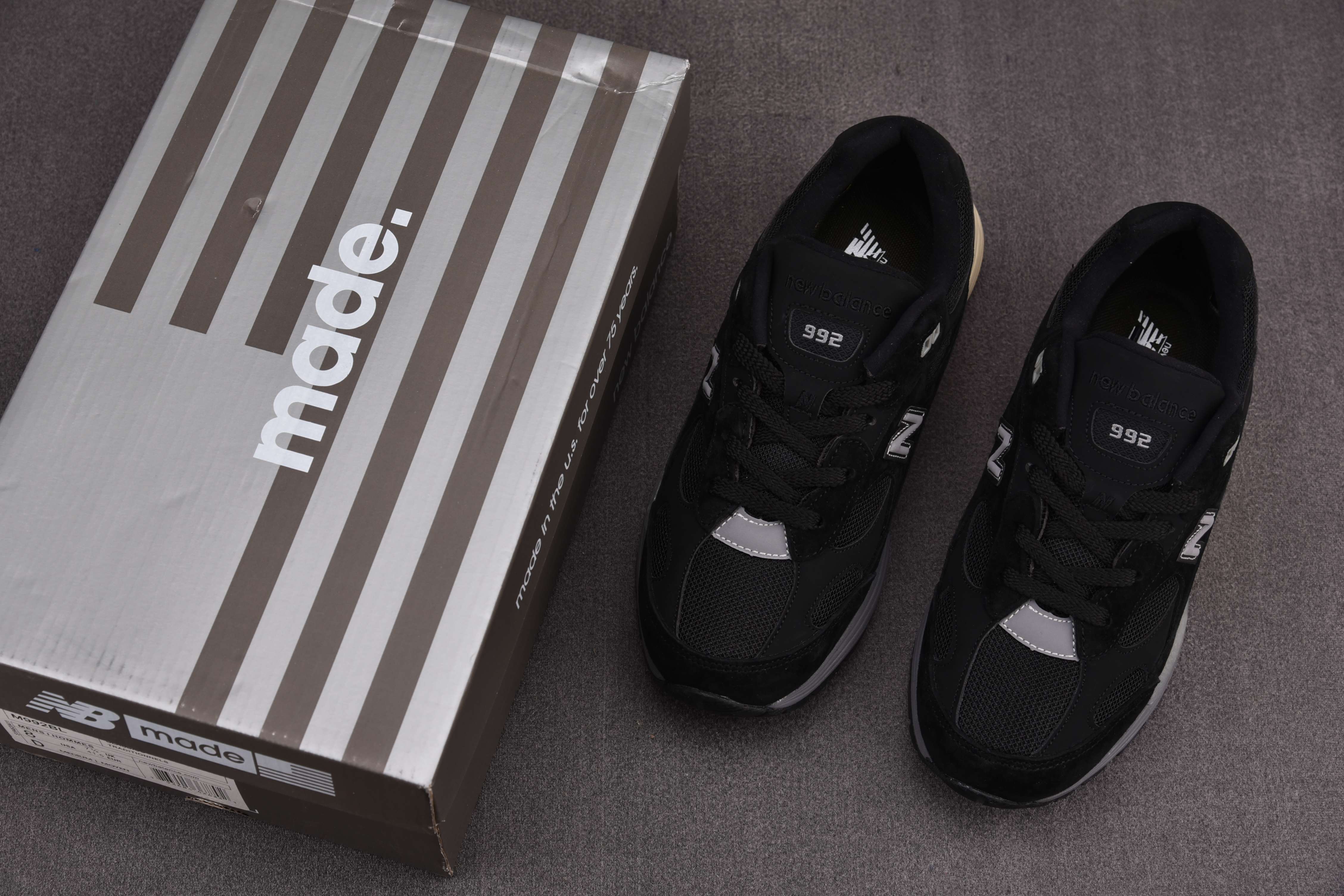 New Balance 992 Black Grey