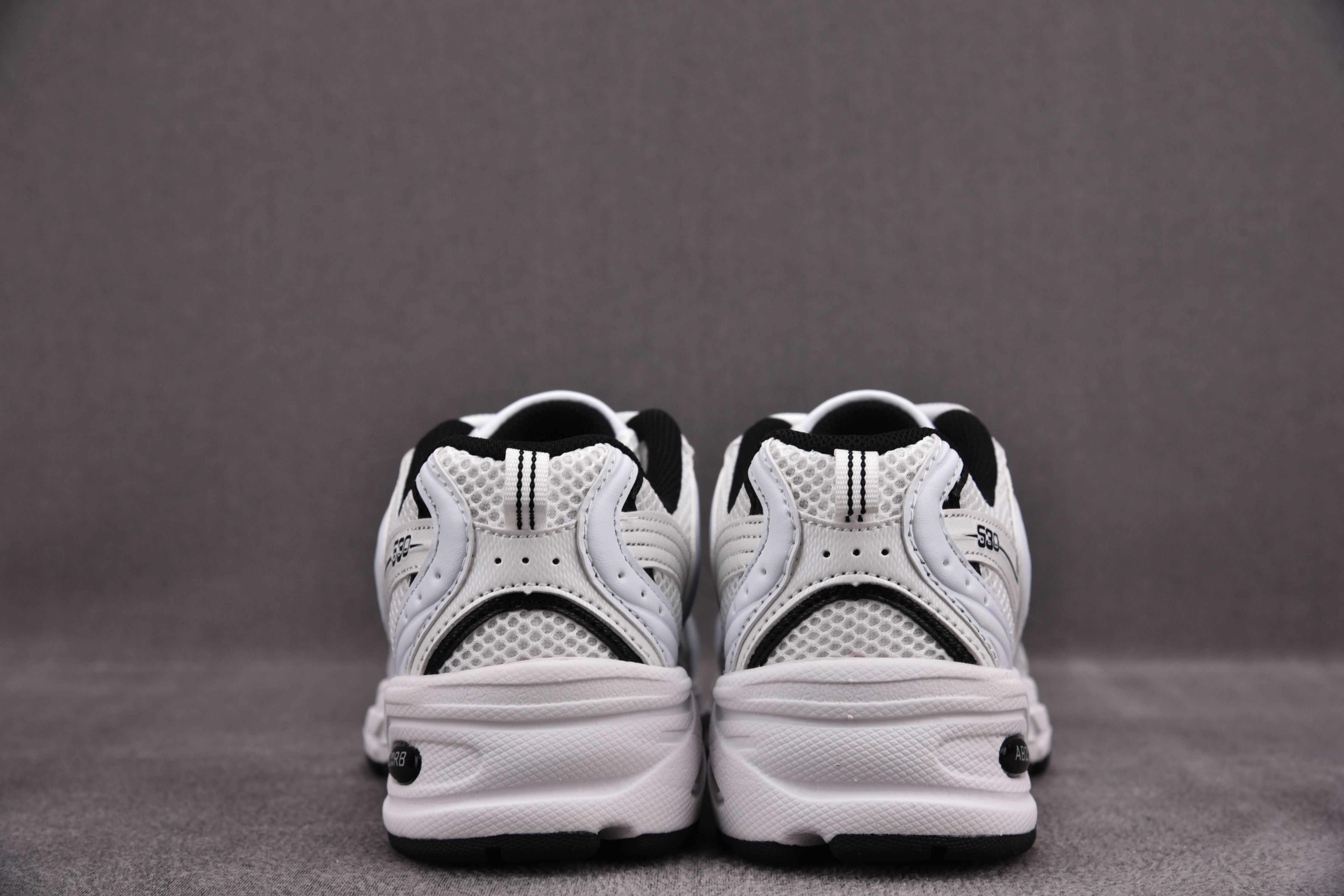 New Balance 530 White Black Details