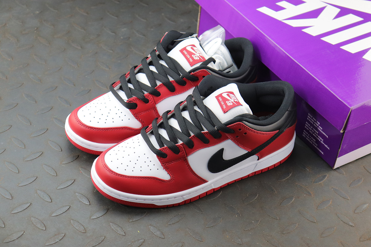 【Clearance】Nike Dunk SB Low “Chicago”（US8.5）