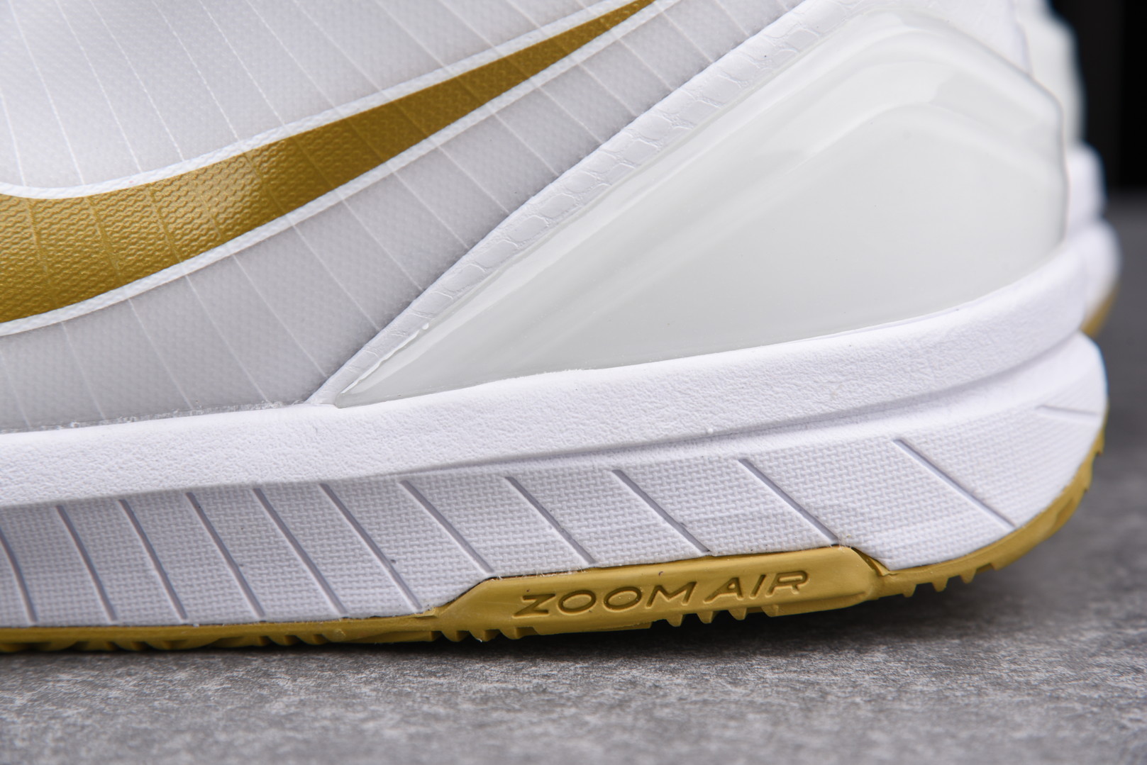 Nike Kobe 4 MLK Gold